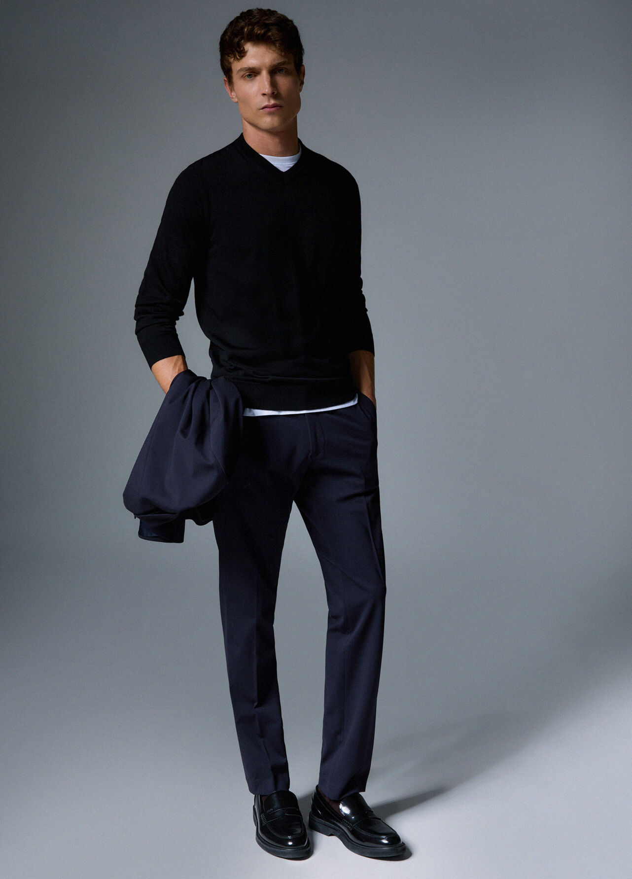 Maglia scollo a V in lana merino - BLACK