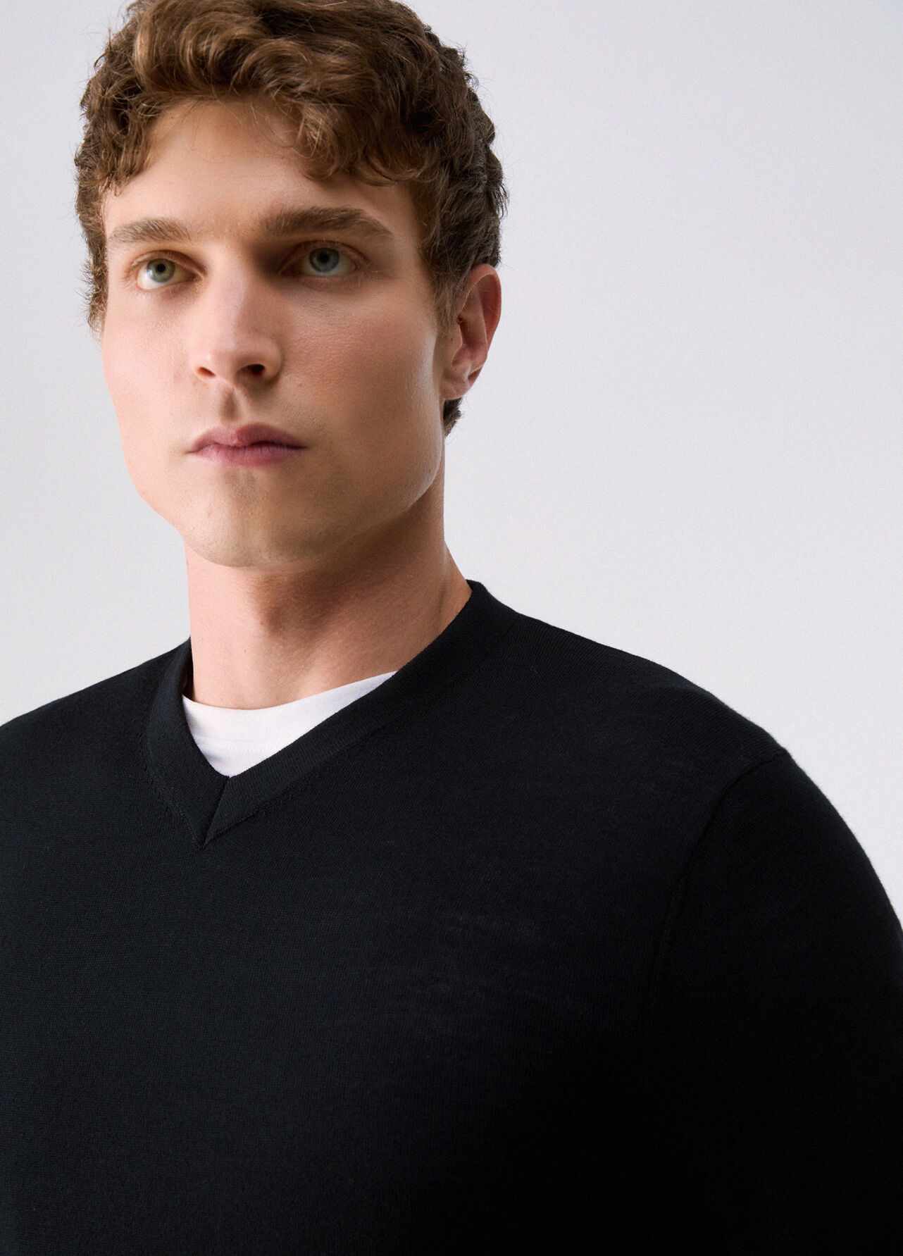 Maglia scollo a V in lana merino - BLACK