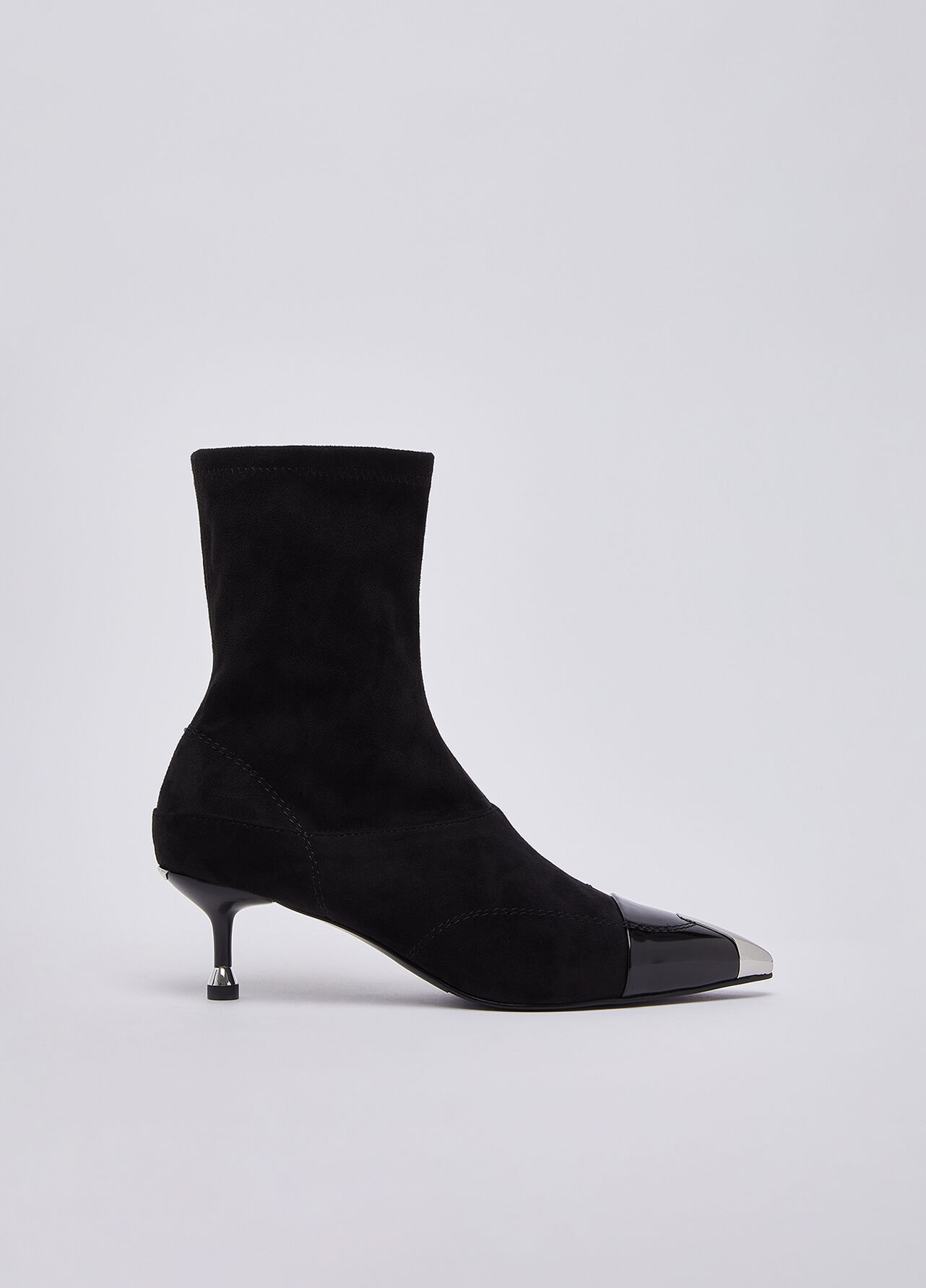 Stivaletti con puntale metallico - BLACK