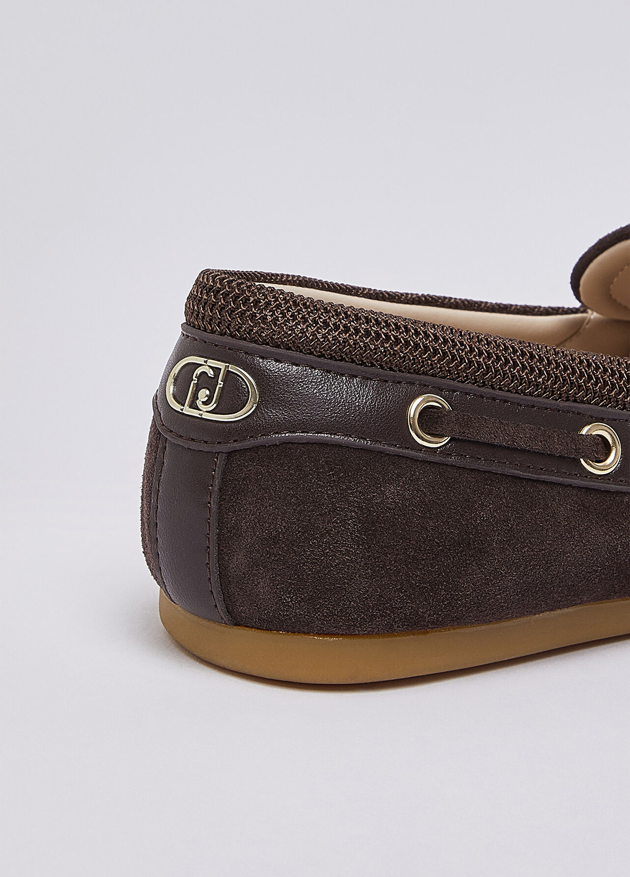 Mocassini in suede con nappine - MOCHA