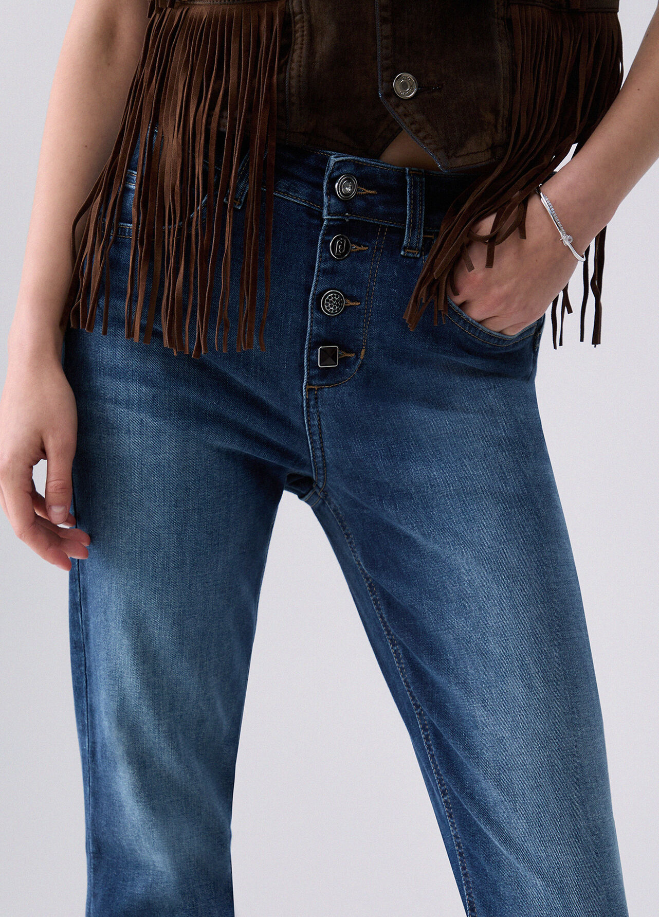 Jeans bootcut con bottoni gioiello - DARK BLUE DENIM