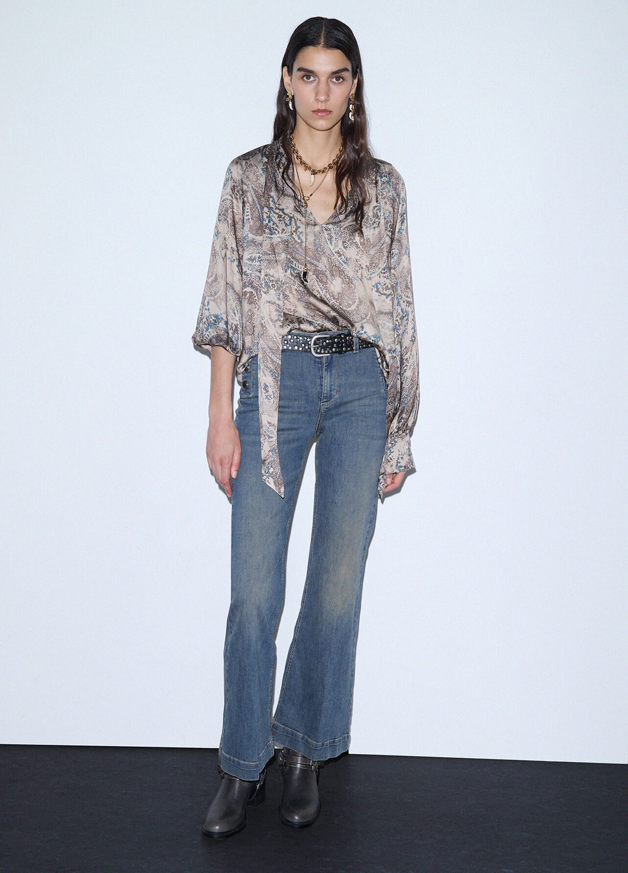 Jeans flare con bottoni gioiello - BLUE DENIM