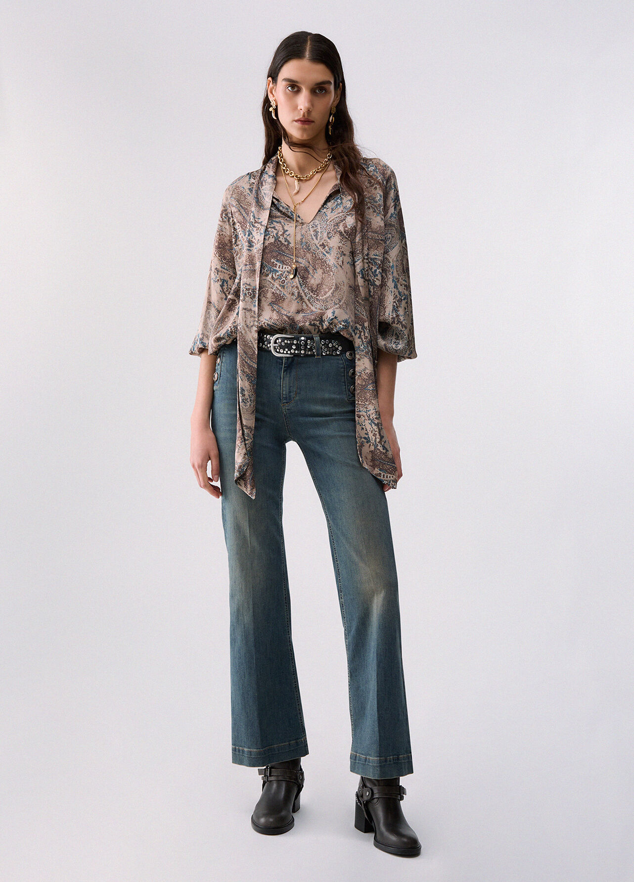 Jeans flare con bottoni gioiello - BLUE DENIM