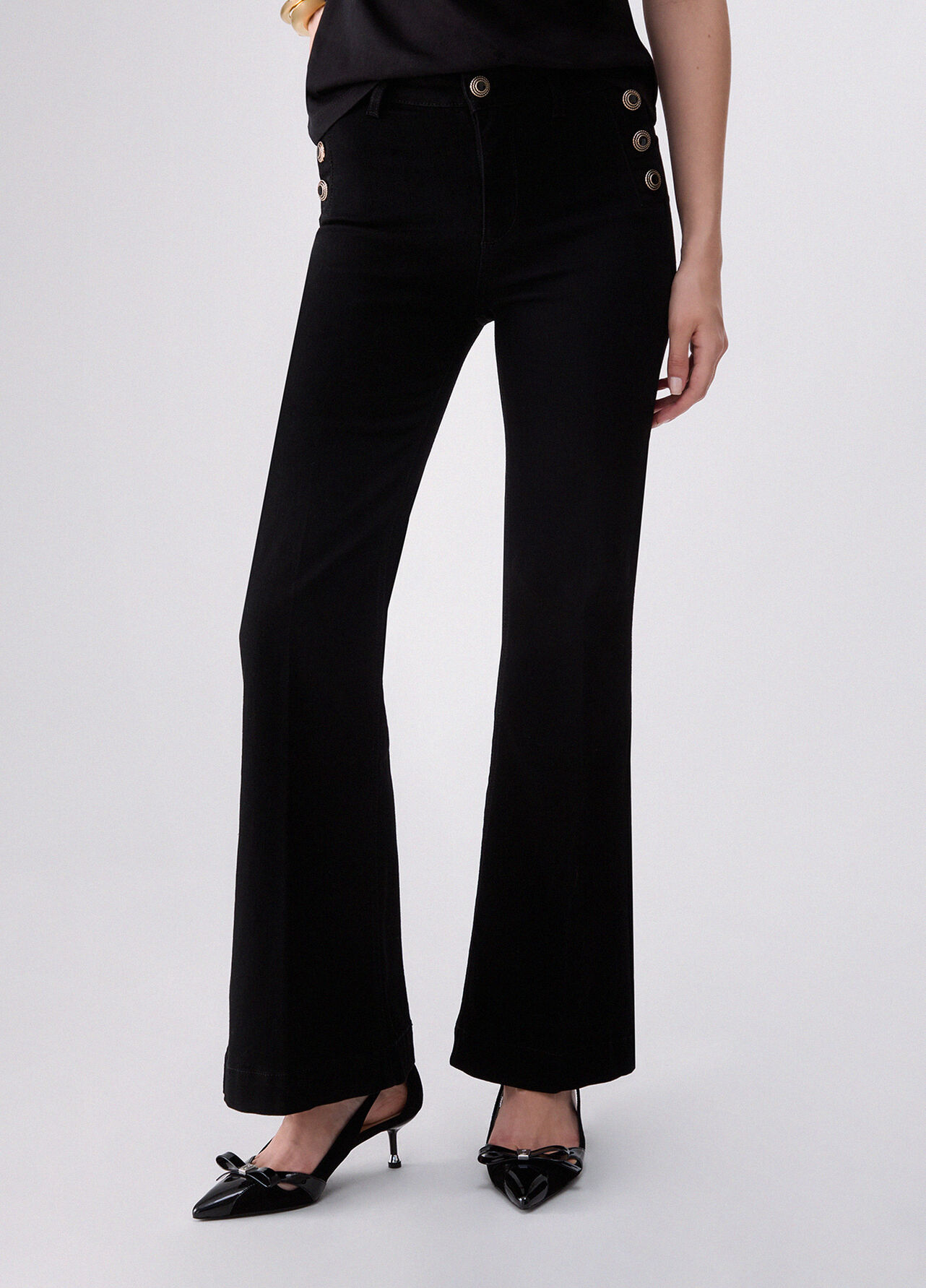 Jeans flare con bottoni gioiello - BLACK DENIM