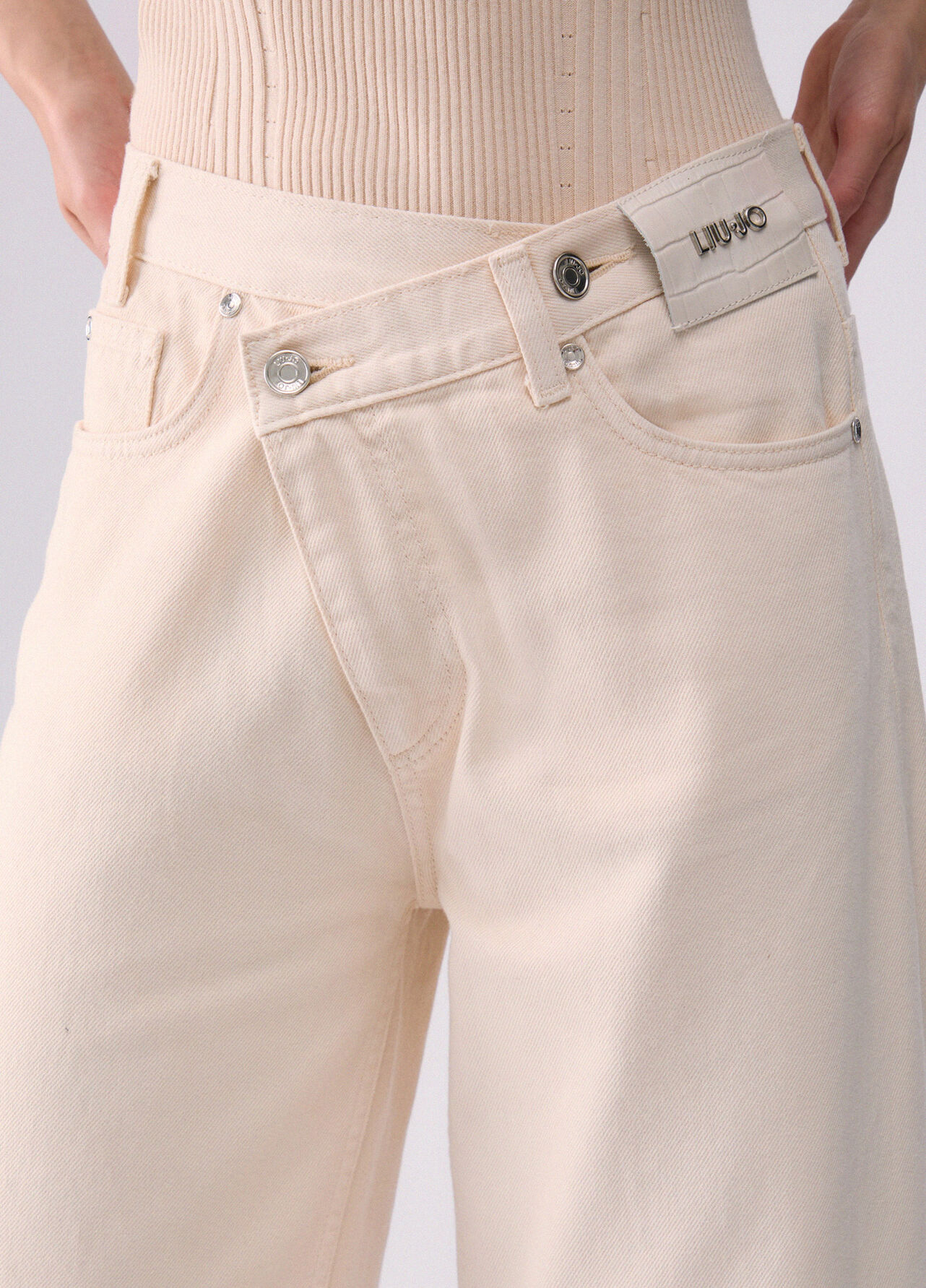 Pantalone straight con cintone asimmetrico - ANGORA CREAM