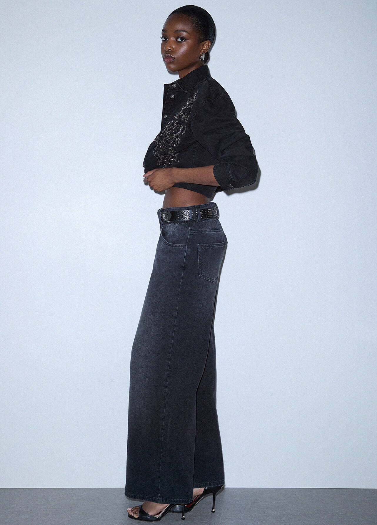 Jeans flare con cintura - BLACK DENIM