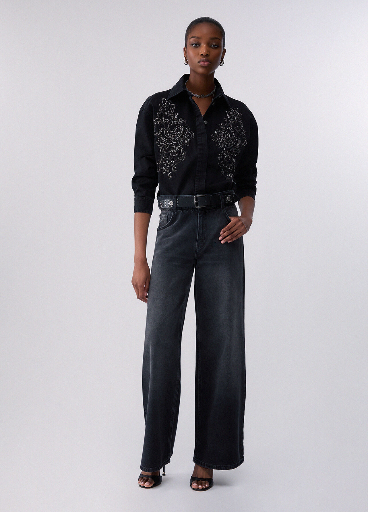 Jeans flare con cintura - BLACK DENIM