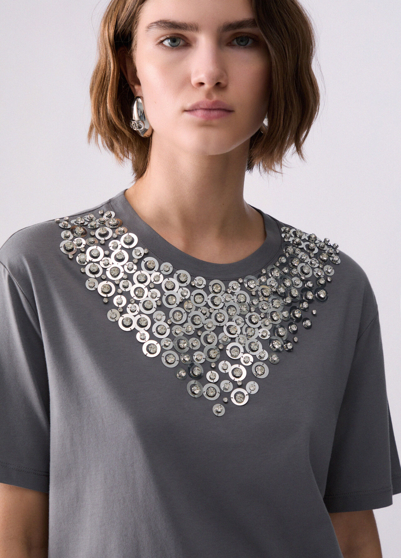 T-shirt con ricami gioiello - GREY