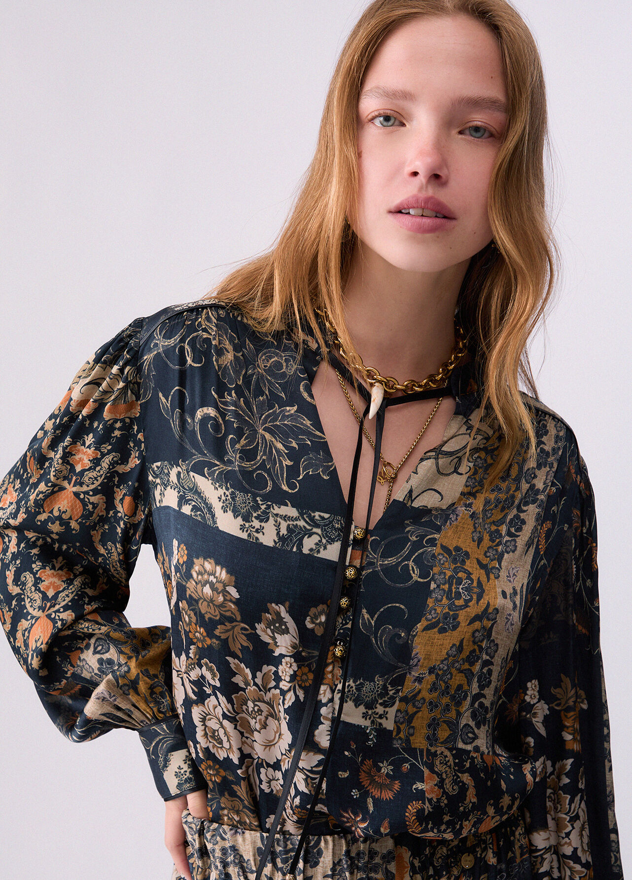 Blusa con stampa all-over - FLORAL PRINT