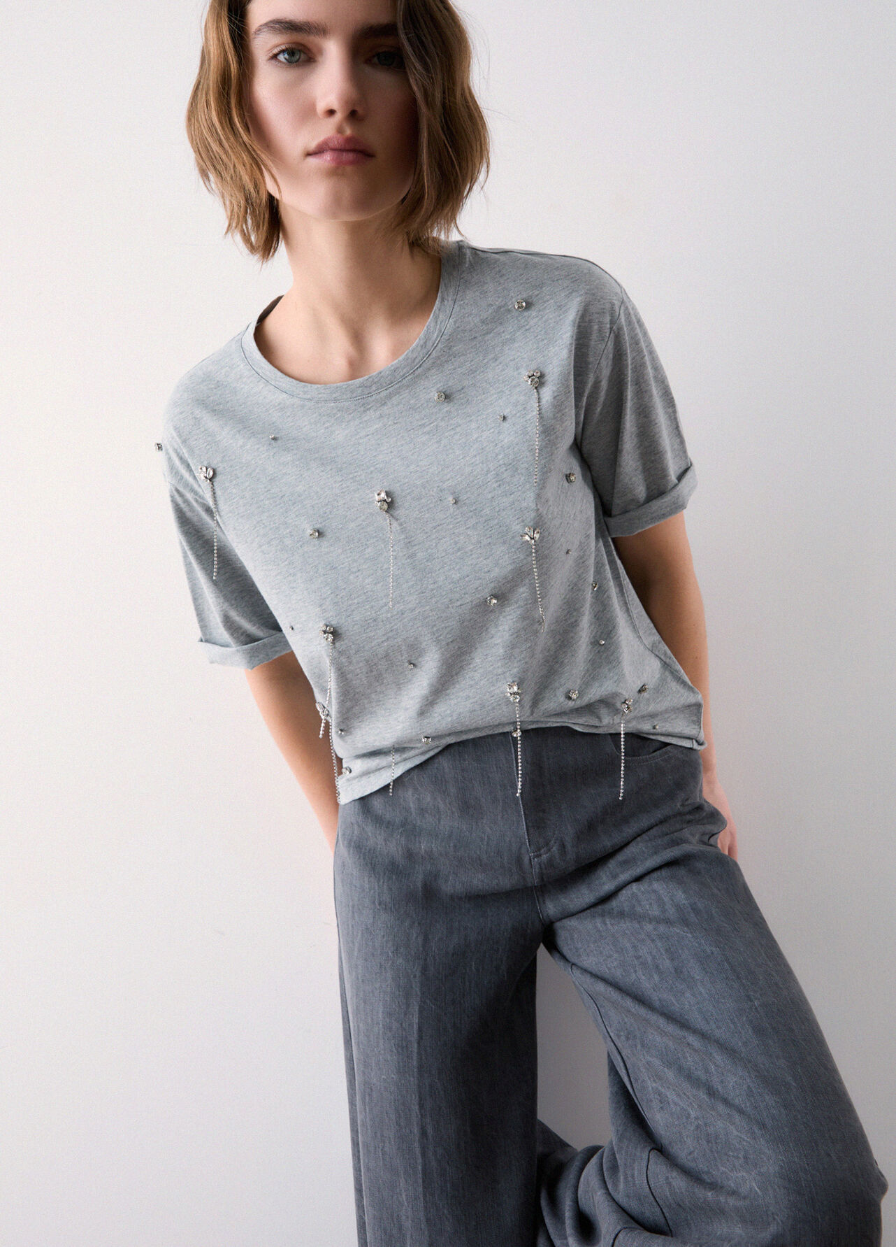 T-shirt con ricami gioiello - GREY