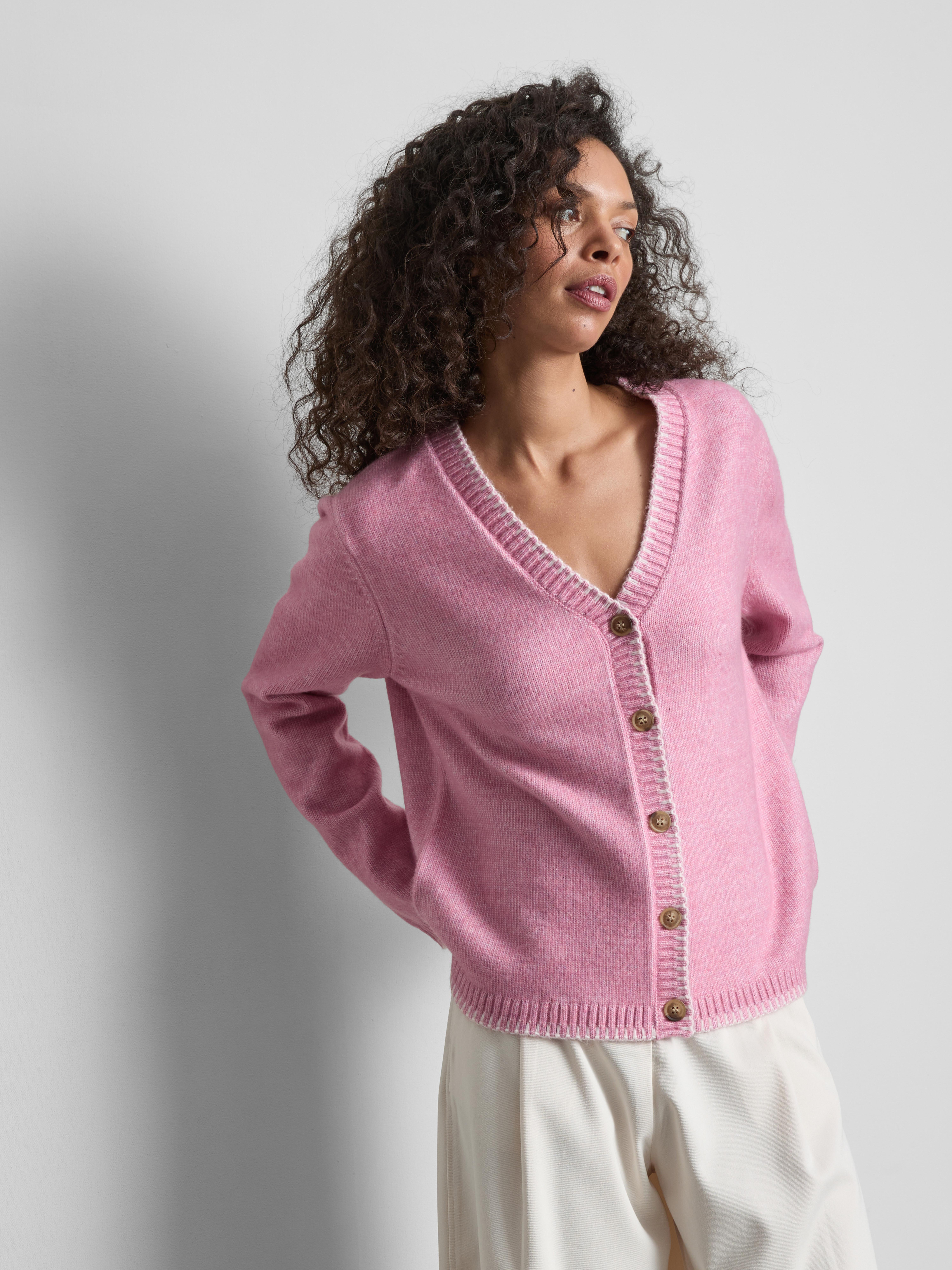 Halo Stitch V-Neck Cardigan - Pink