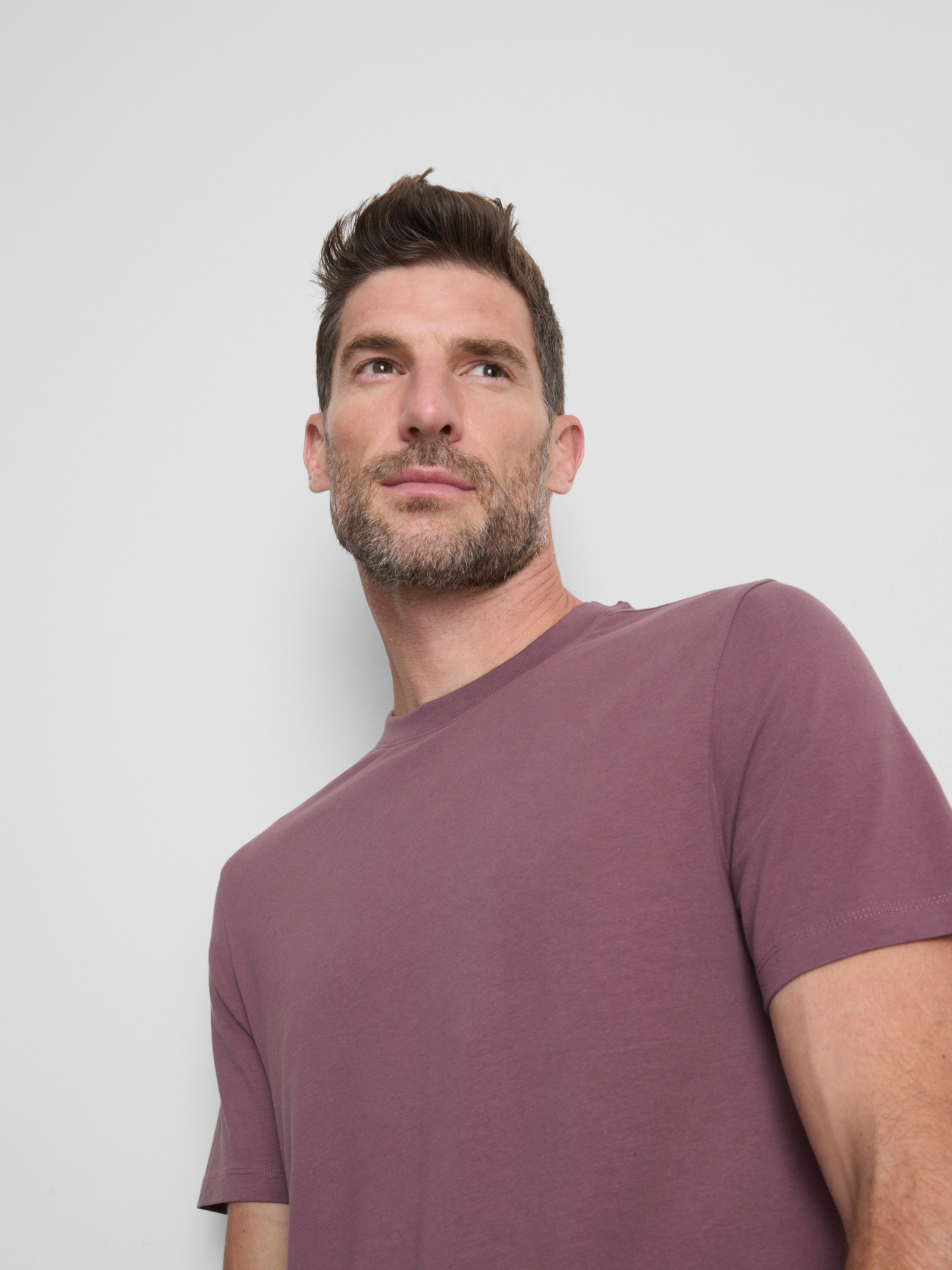 Slim-Fit LYCRA® T-Shirt - Plum