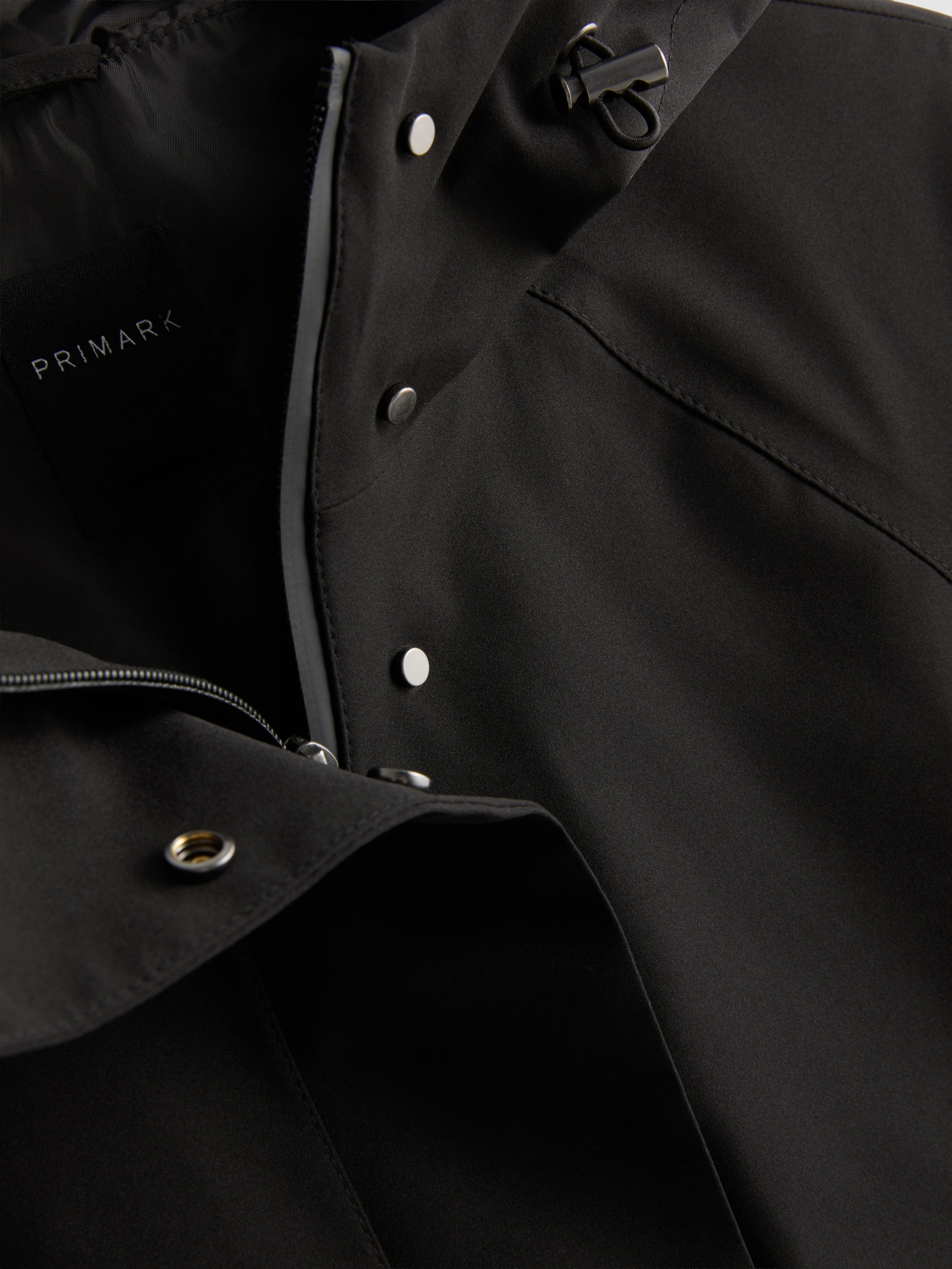 Short Raglan-Sleeve Raincoat - Black