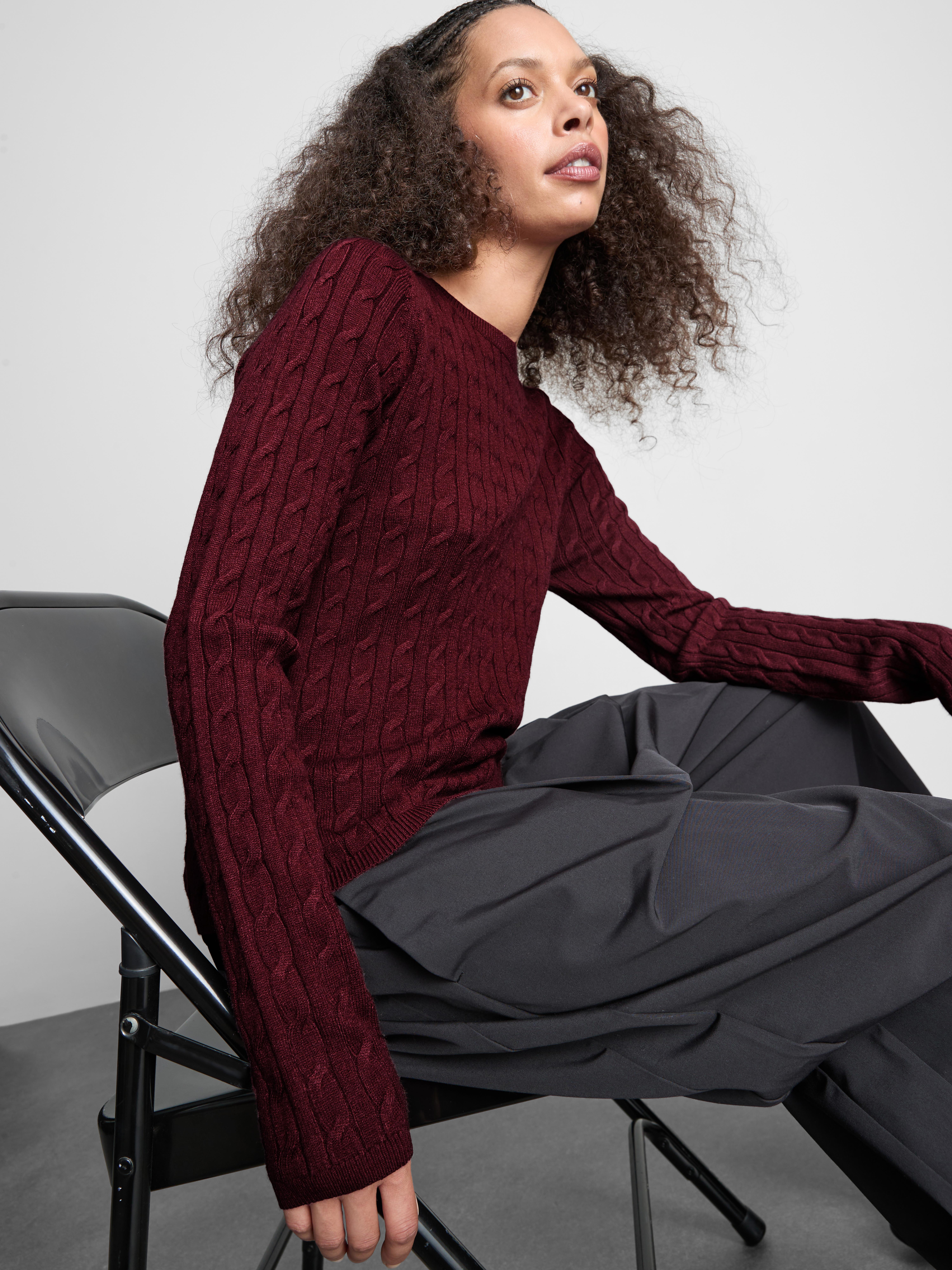 Cable Knit Crew Neck Sweater - Burgundy