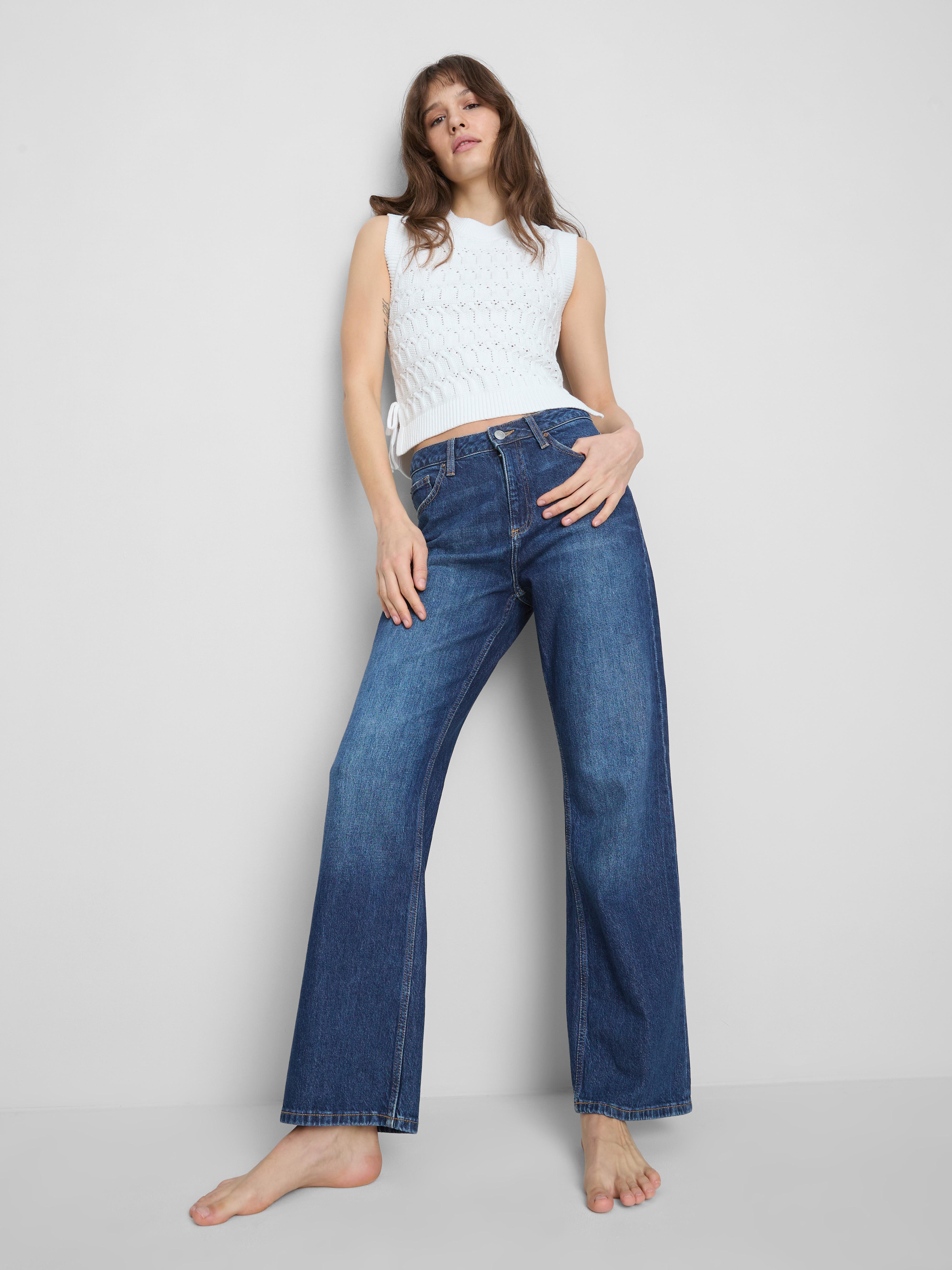 High-Waisted Straight-Leg Jeans - Indigo
