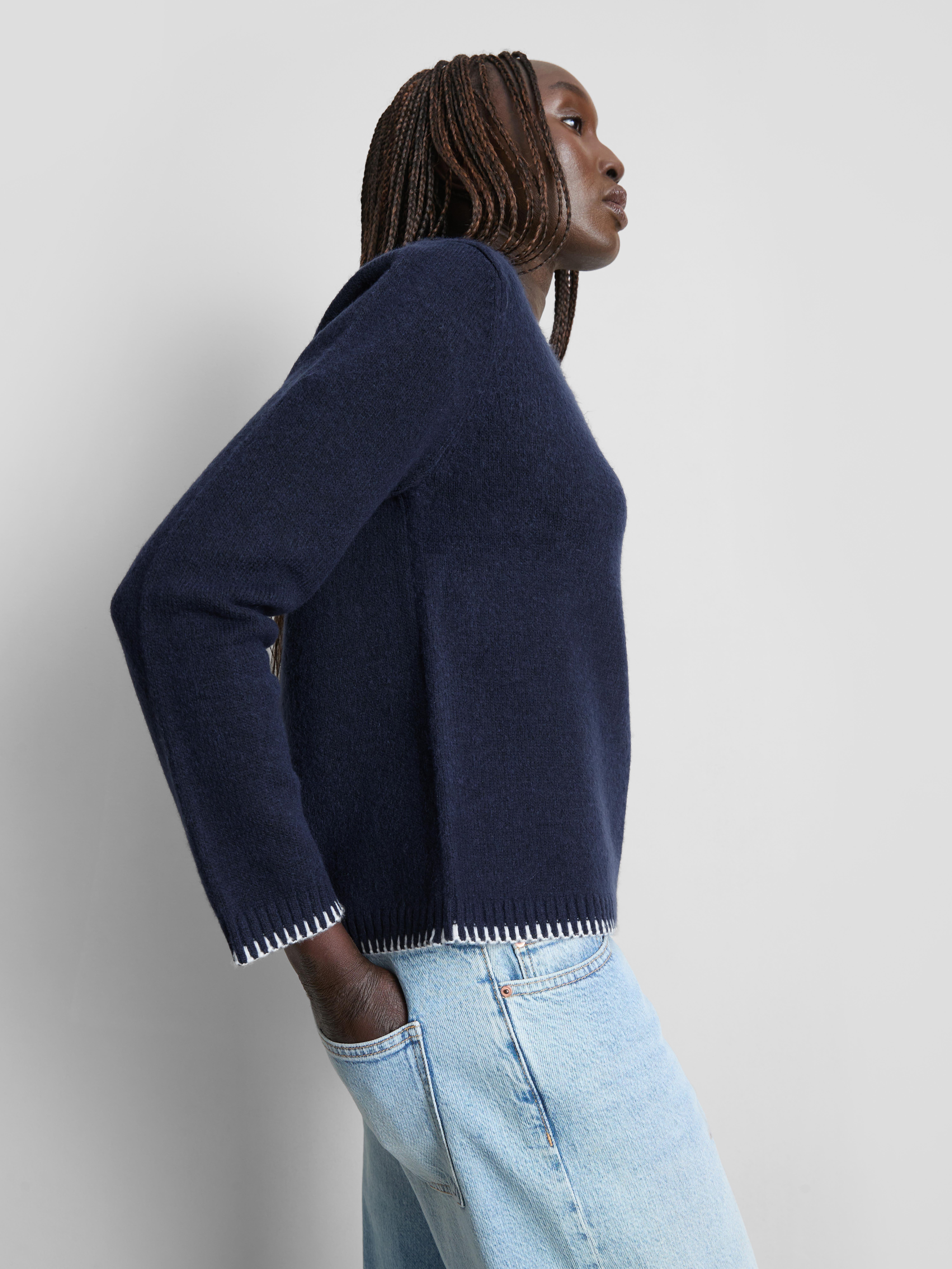 Halo Stitch V-Neck Cardigan - Navy
