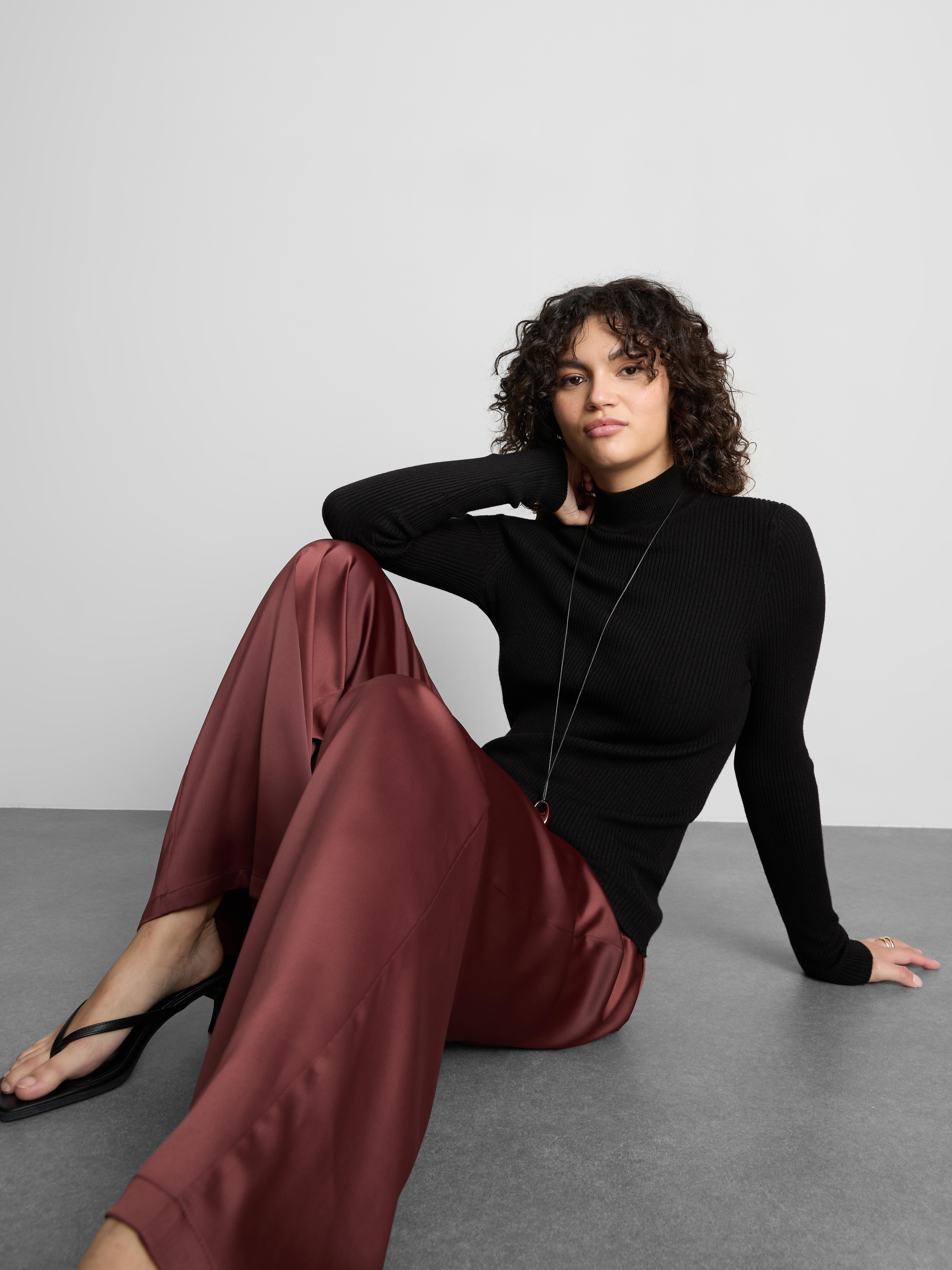 Ribbed Turtleneck Sweater - Black