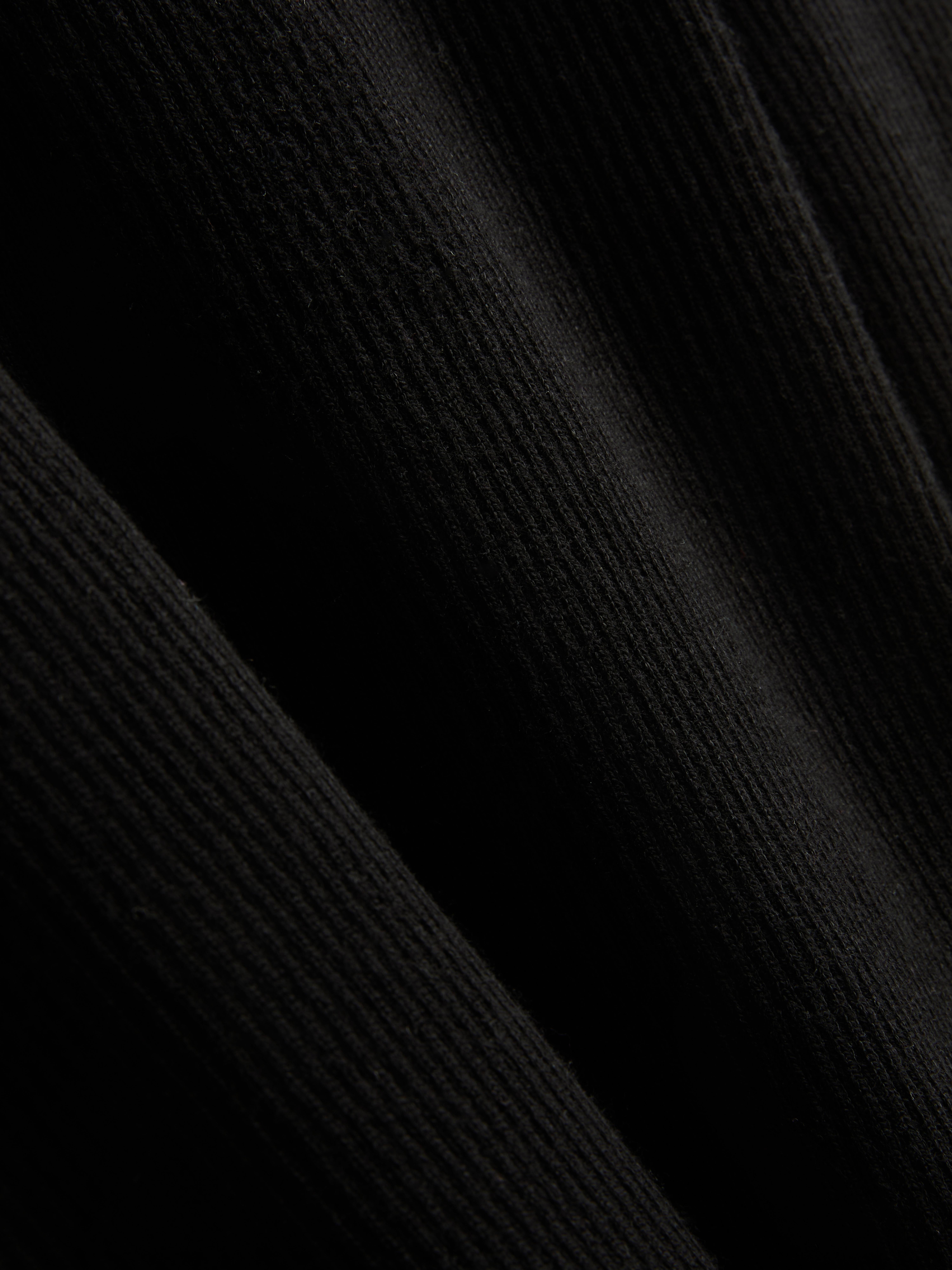 Ribbed Crew Neck Sweater - Black