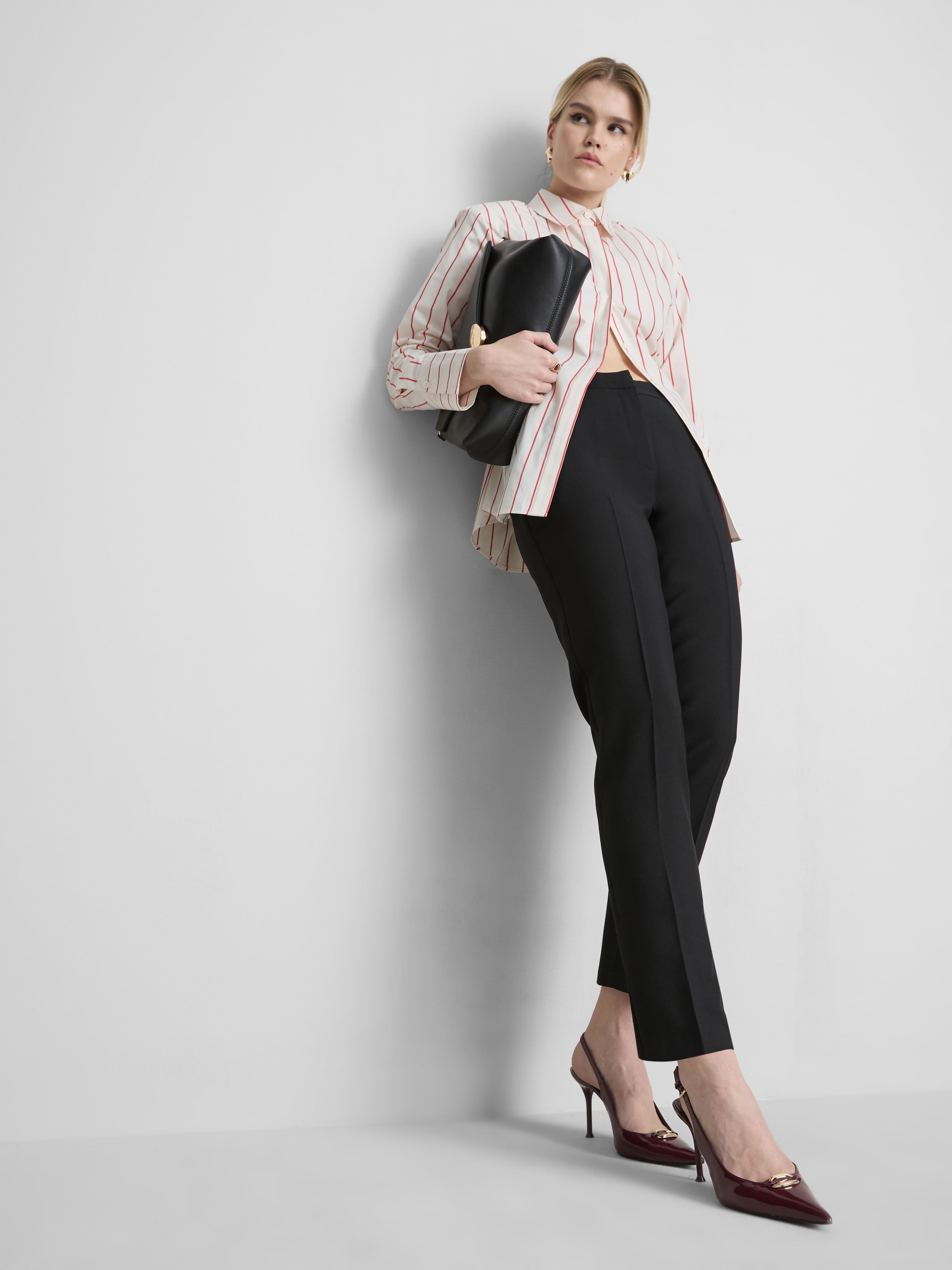 Mid Rise Pleated Stretch Pants - Black