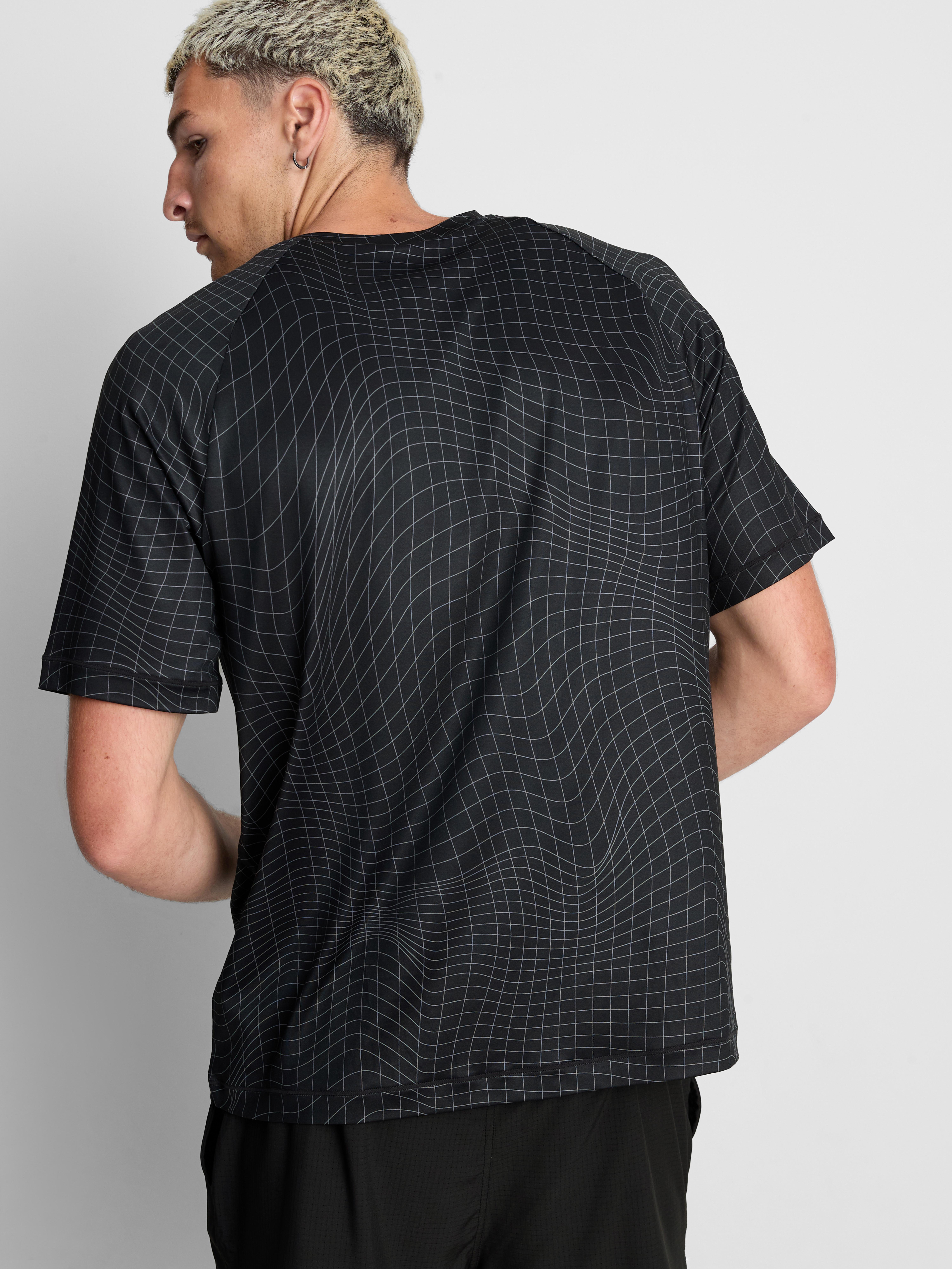 Primark Form | Printed Performance Tee - Black
