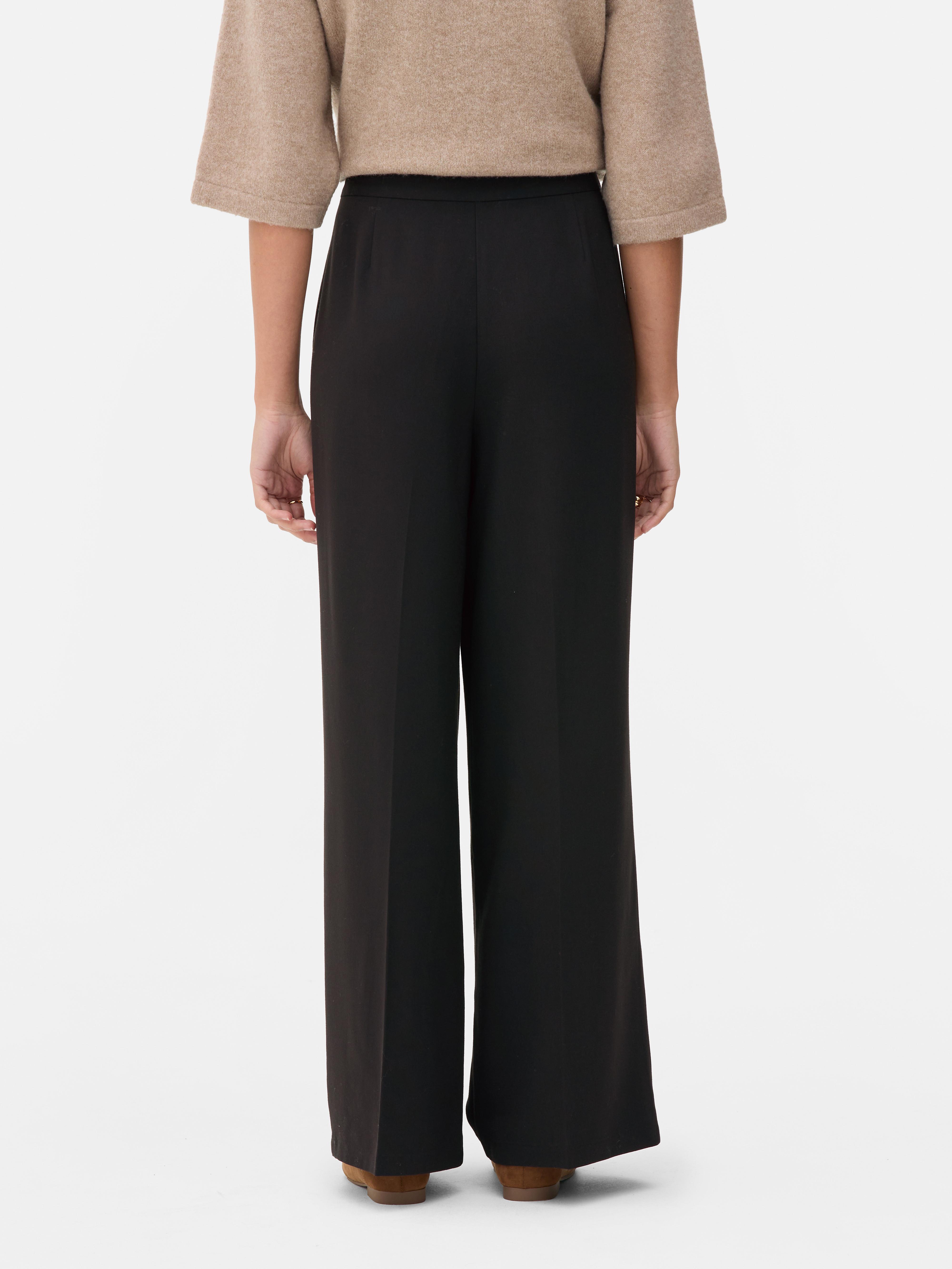 Mid-Rise Pleated Pants - Black