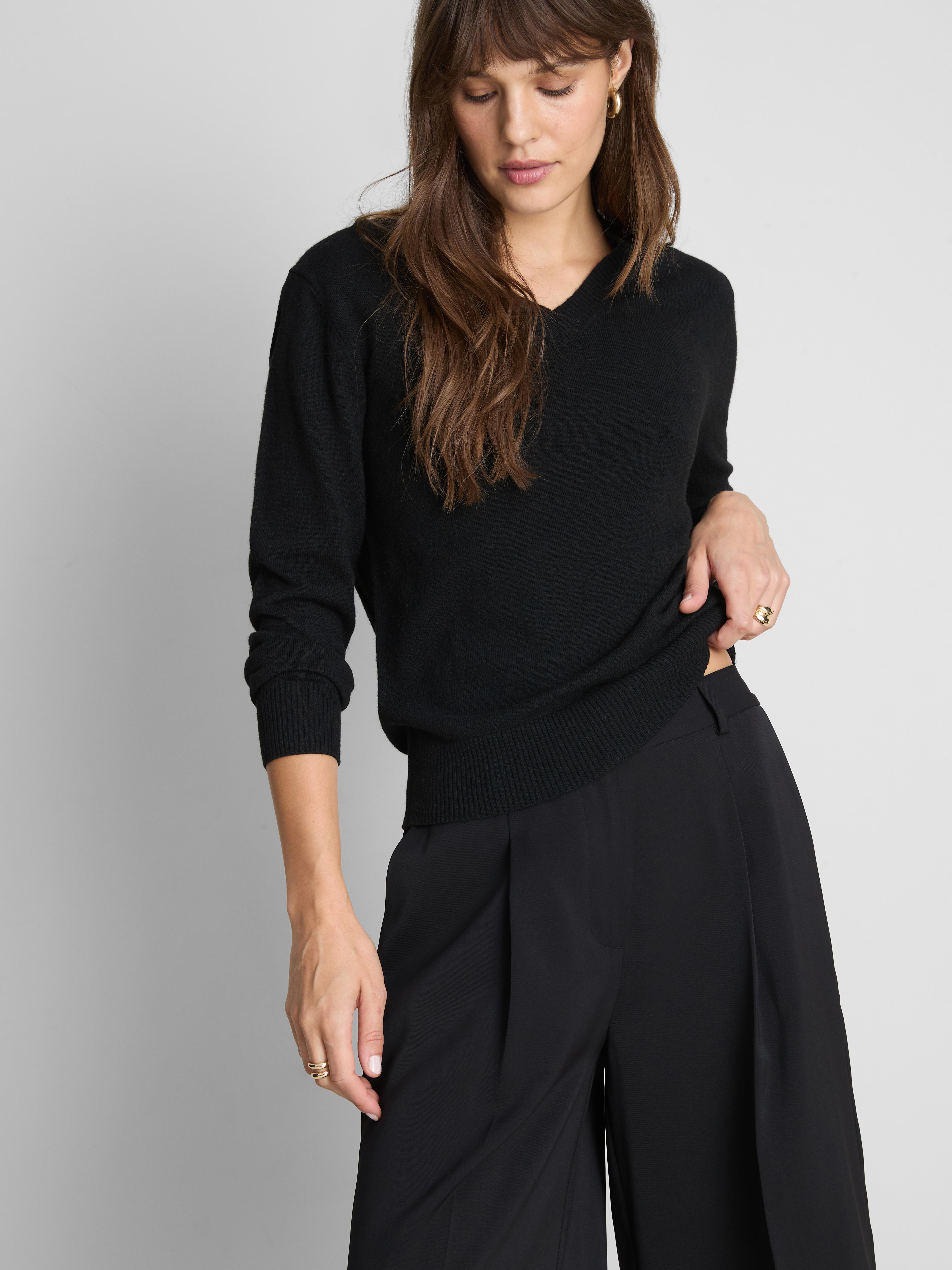 Knitted V-Neck Sweater - Black