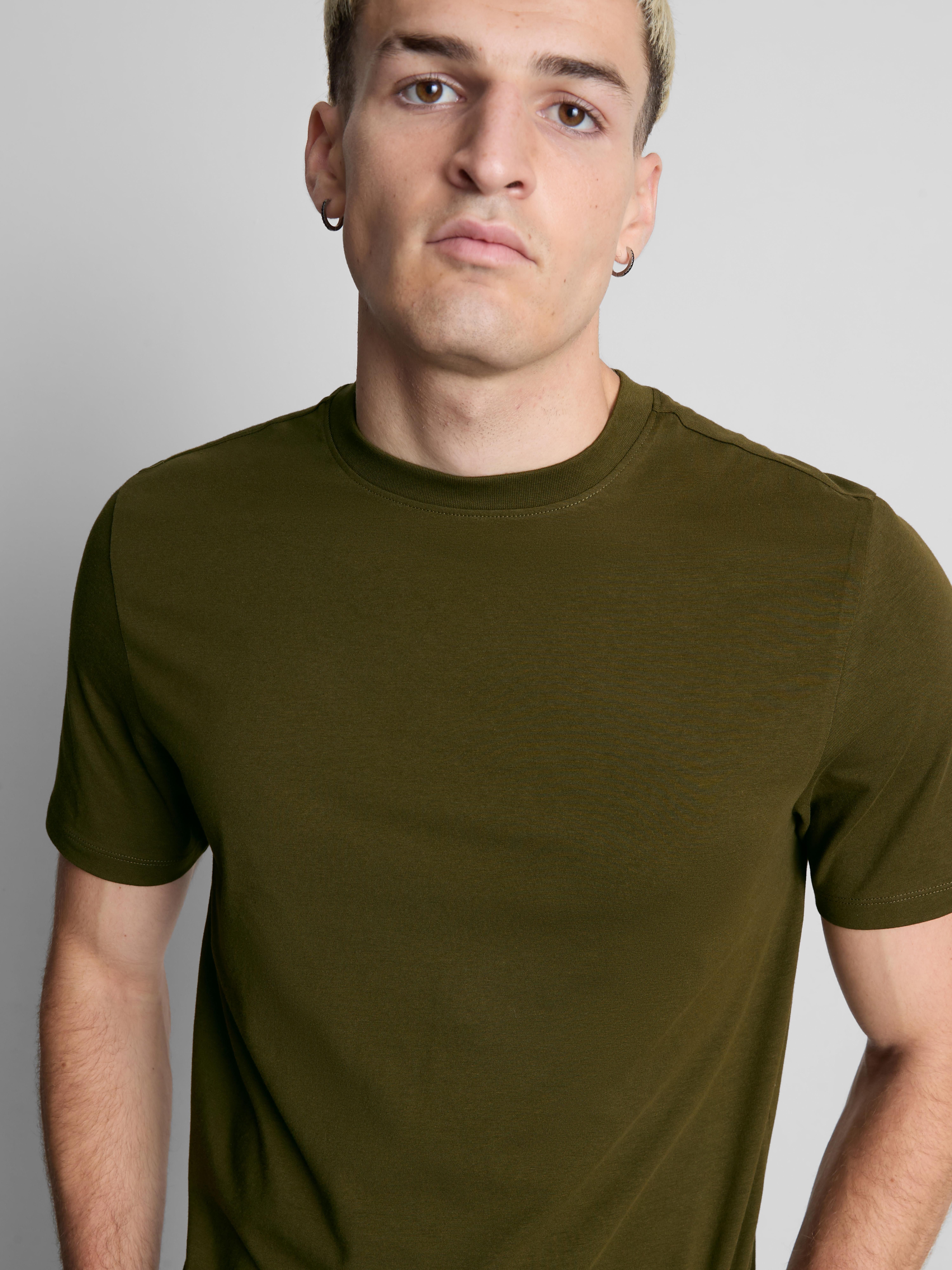 Slim-Fit LYCRA® T-Shirt - Olive