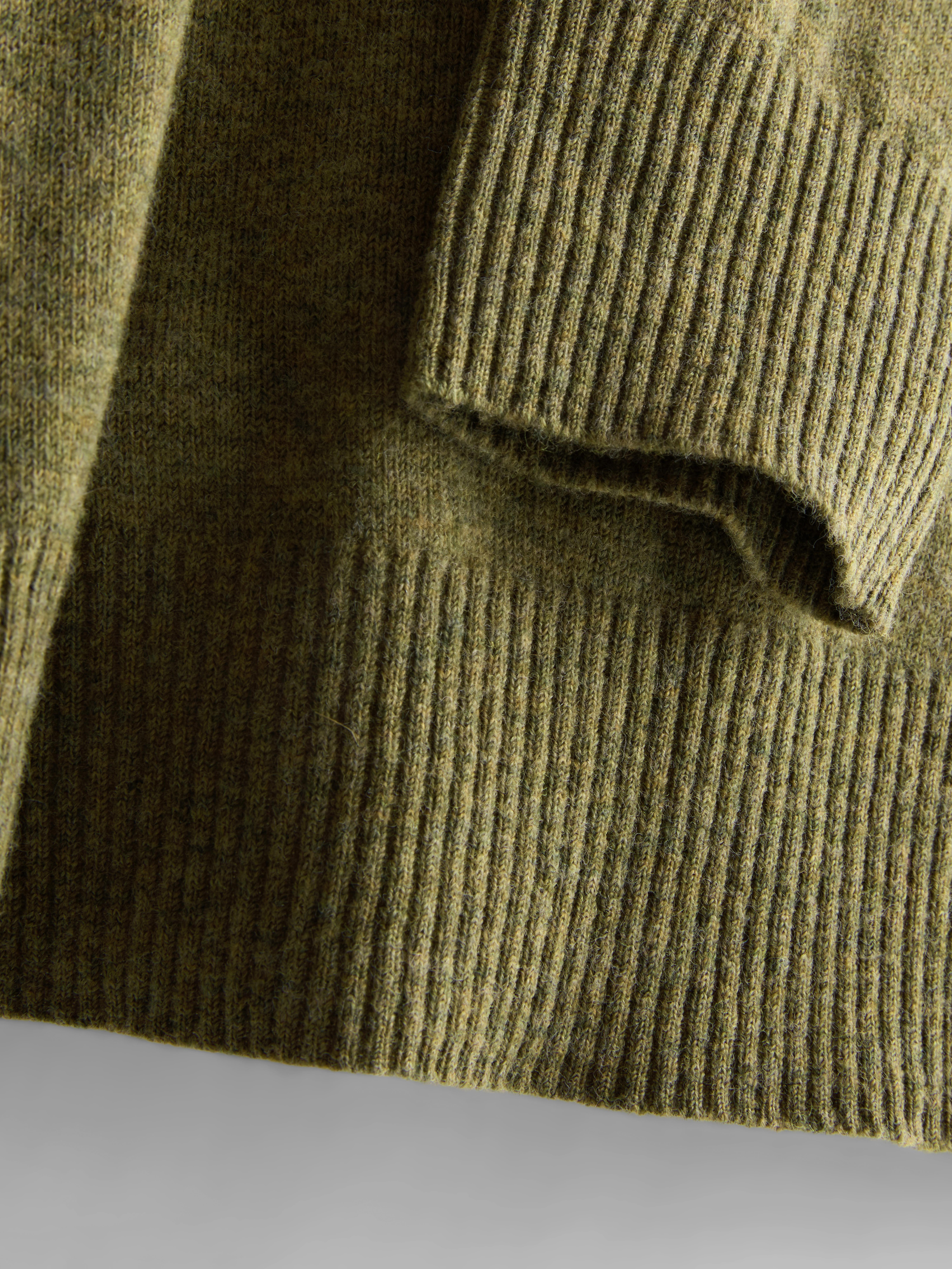 Knitted V-Neck Sweater - Green