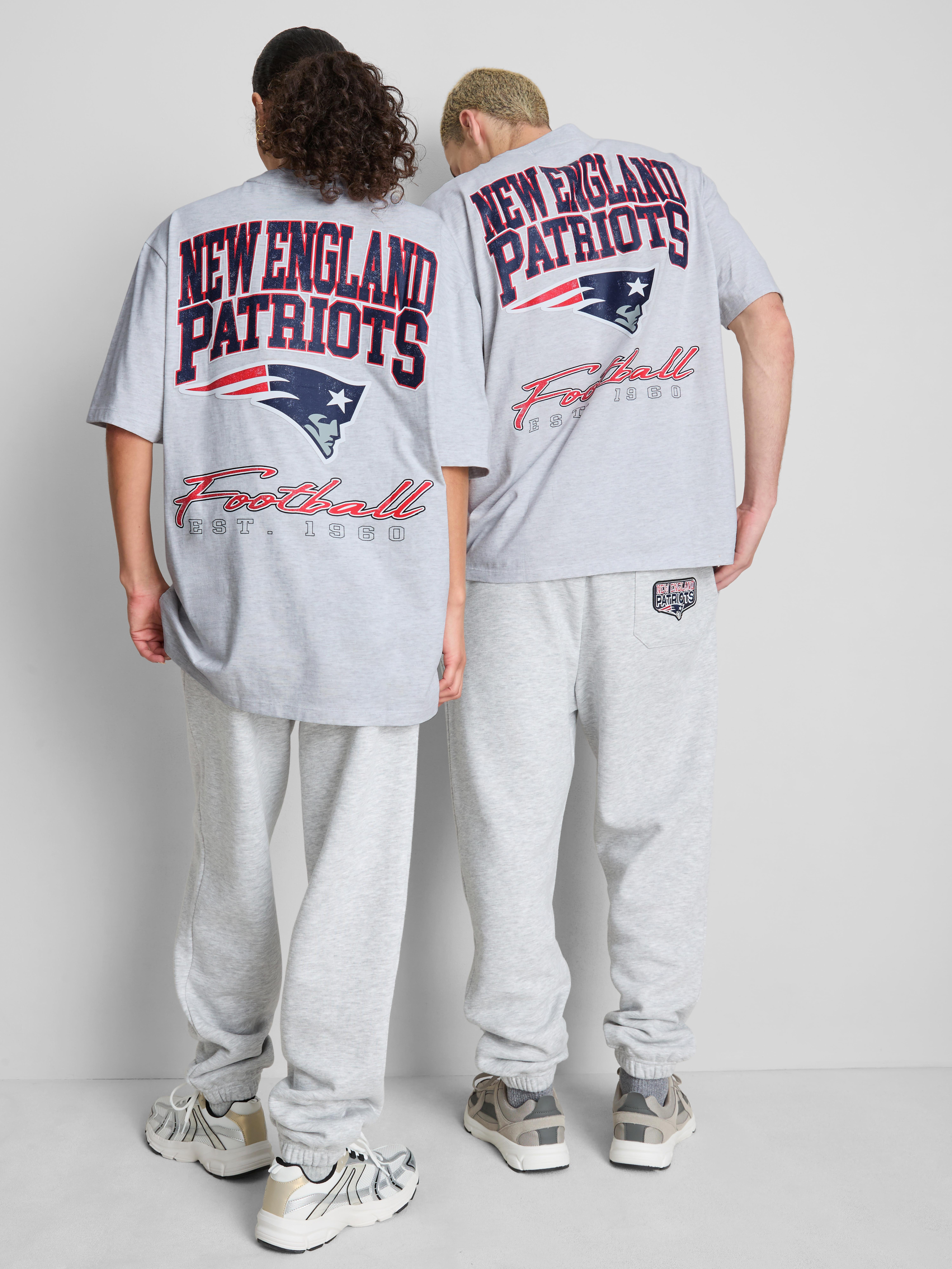 NFL New England Patriots Graphic T-Shirt - Gray Heather