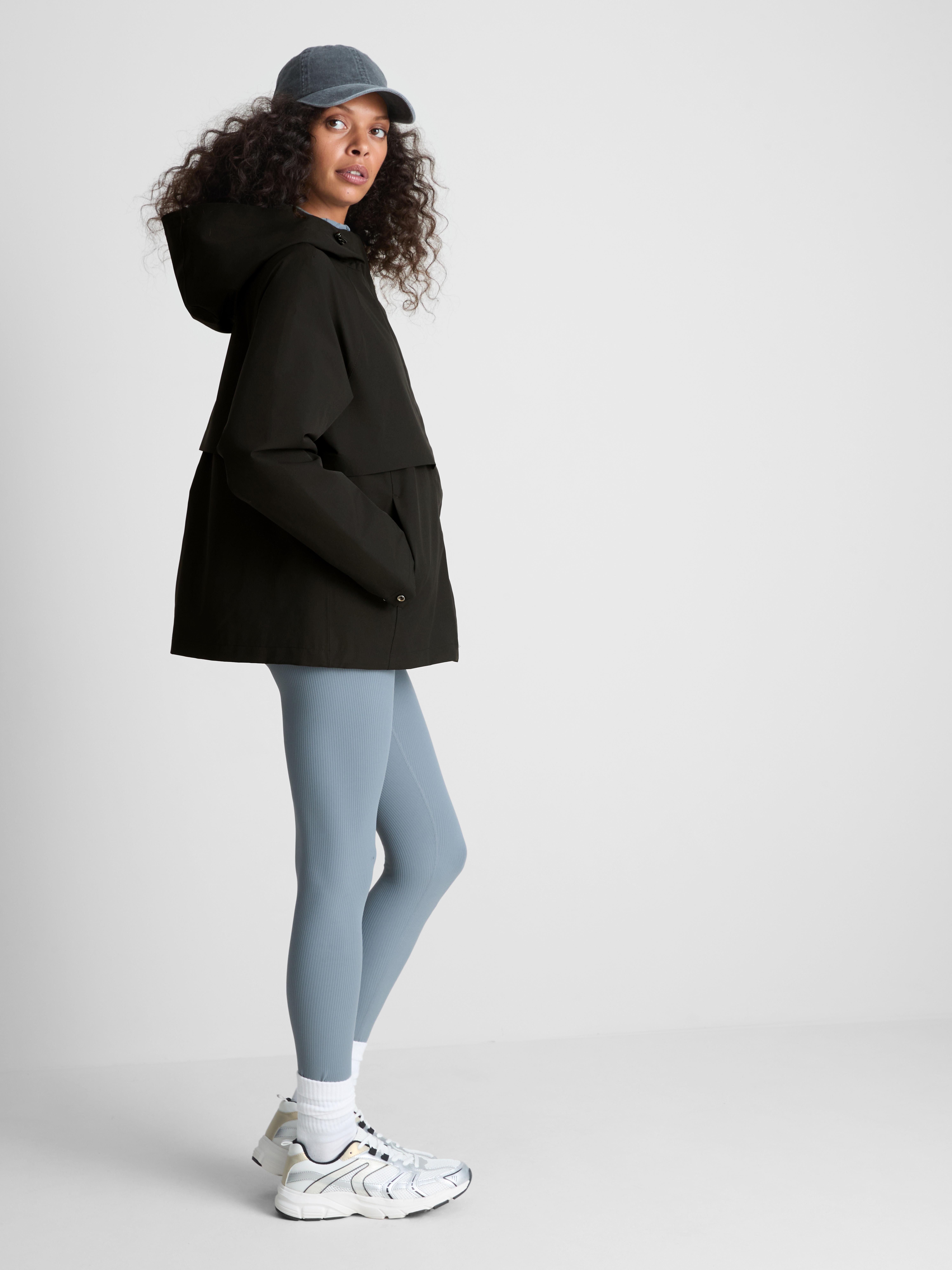 Short Raglan-Sleeve Raincoat - Black