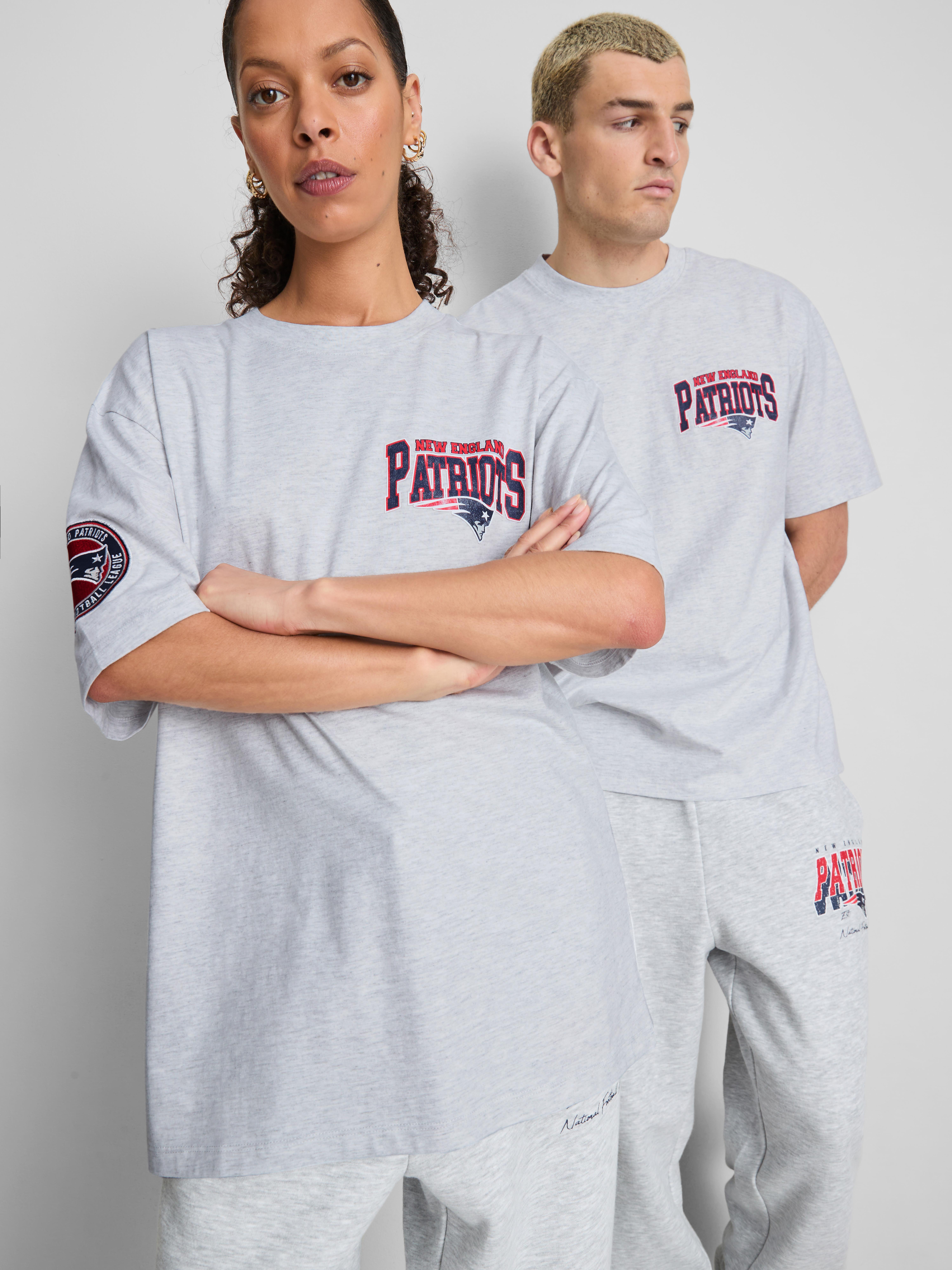 NFL New England Patriots Graphic T-Shirt - Gray Heather