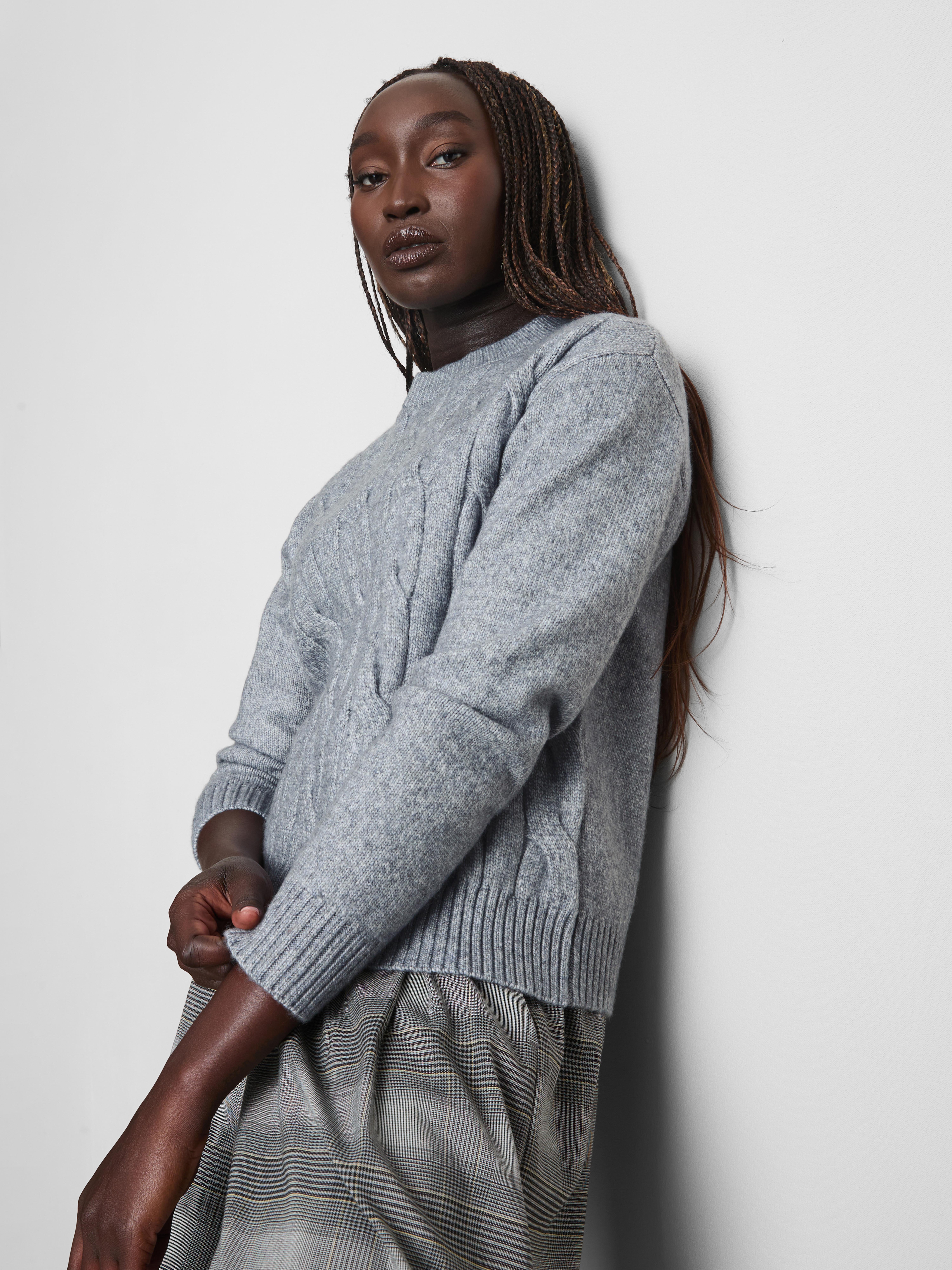 Cable Knit Crew Neck Sweater - Gray