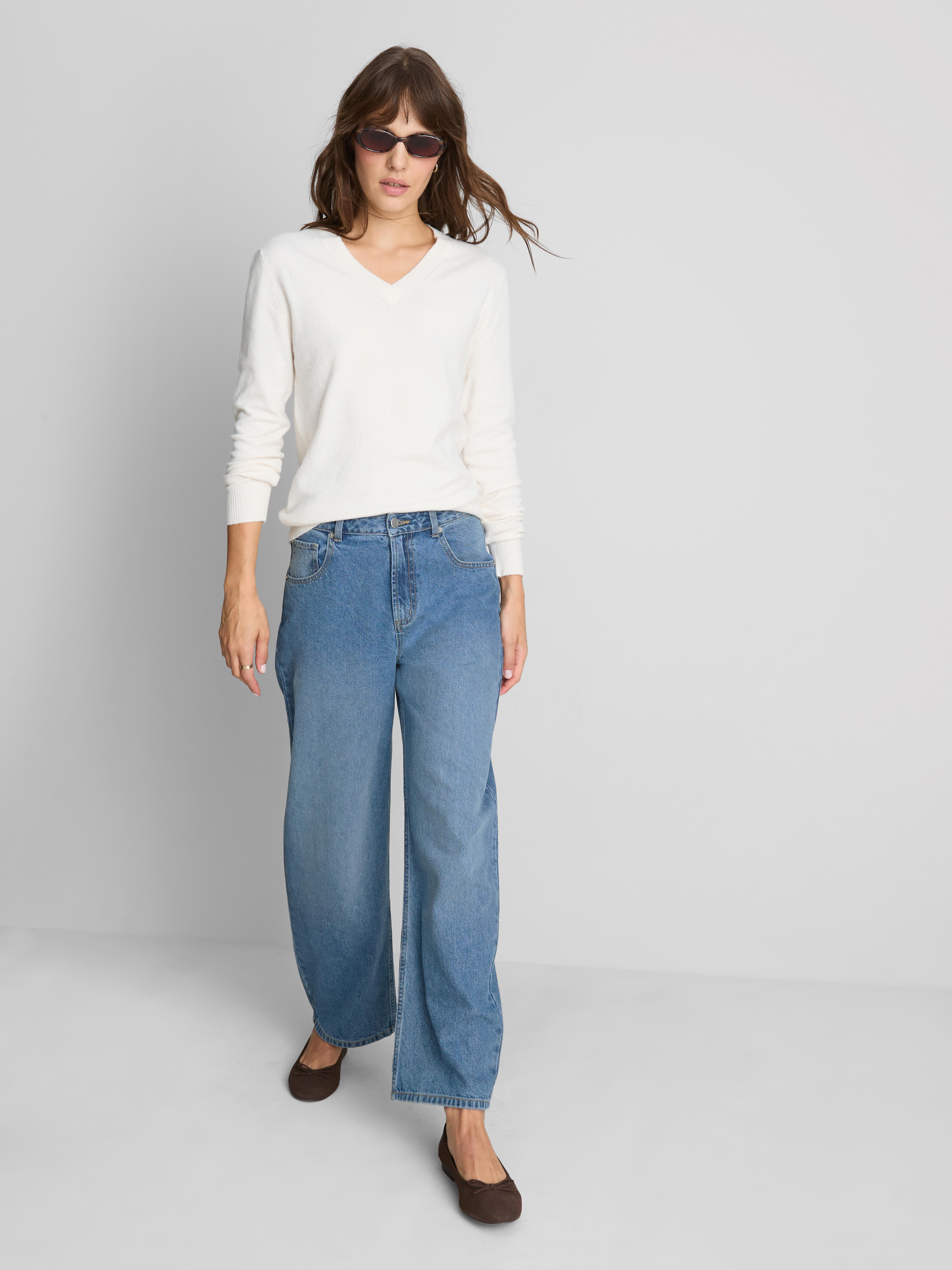 High-Waisted Barrel-Leg Jeans - Mid Blue