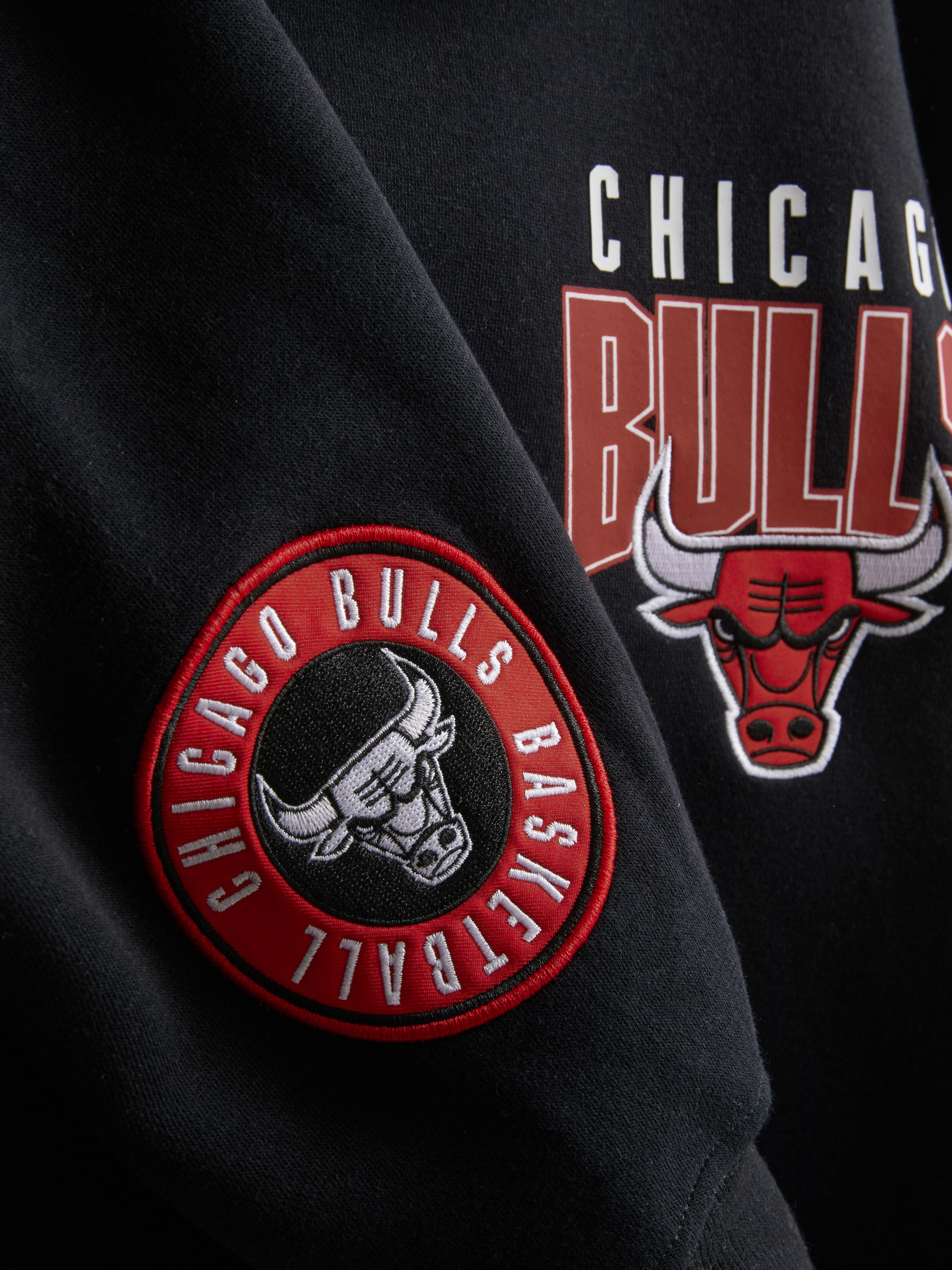 NBA Chicago Bulls Cotton-Rich Hoodie - Black