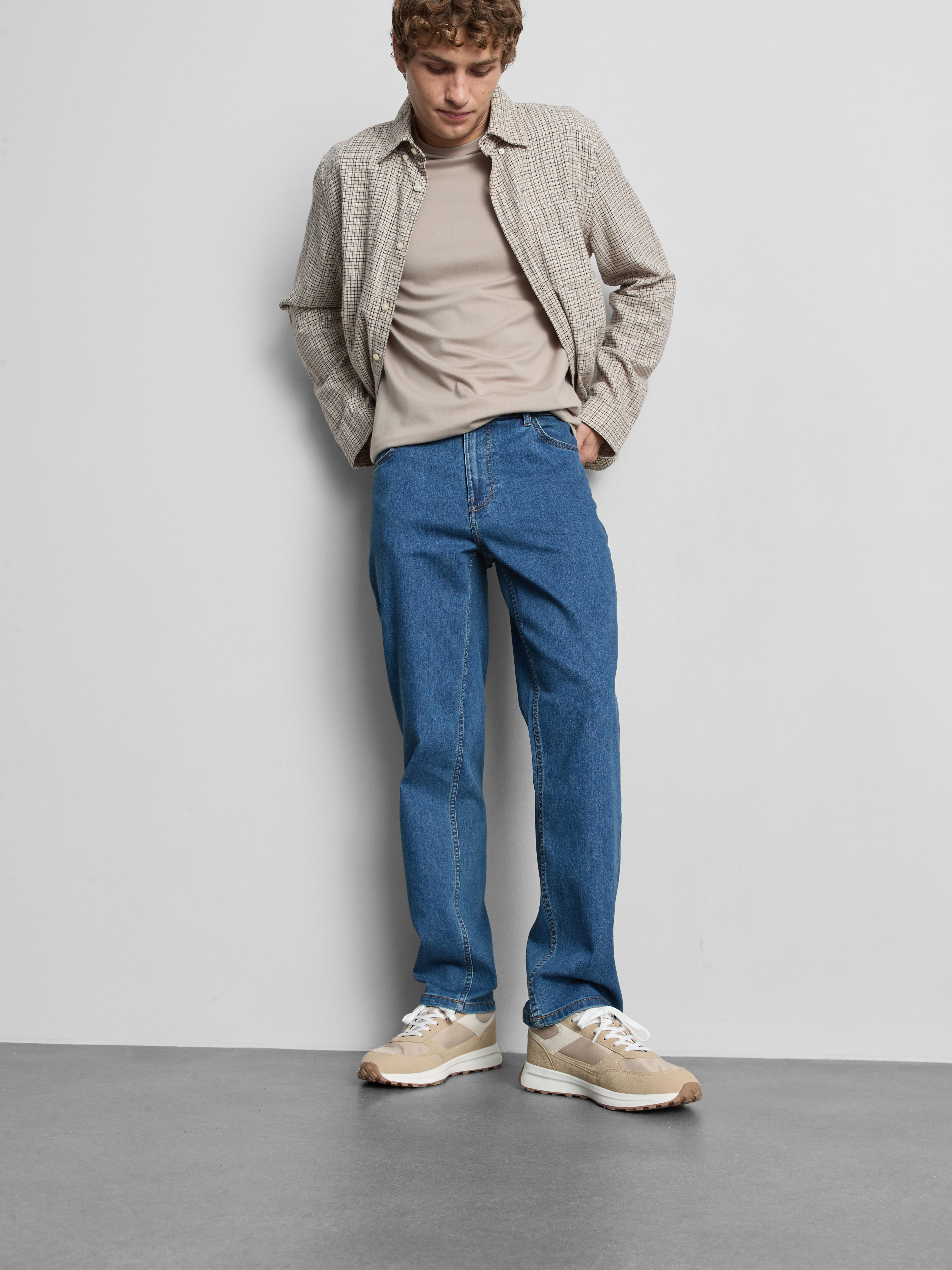 Mid Rise Straight Leg Jeans - Blue