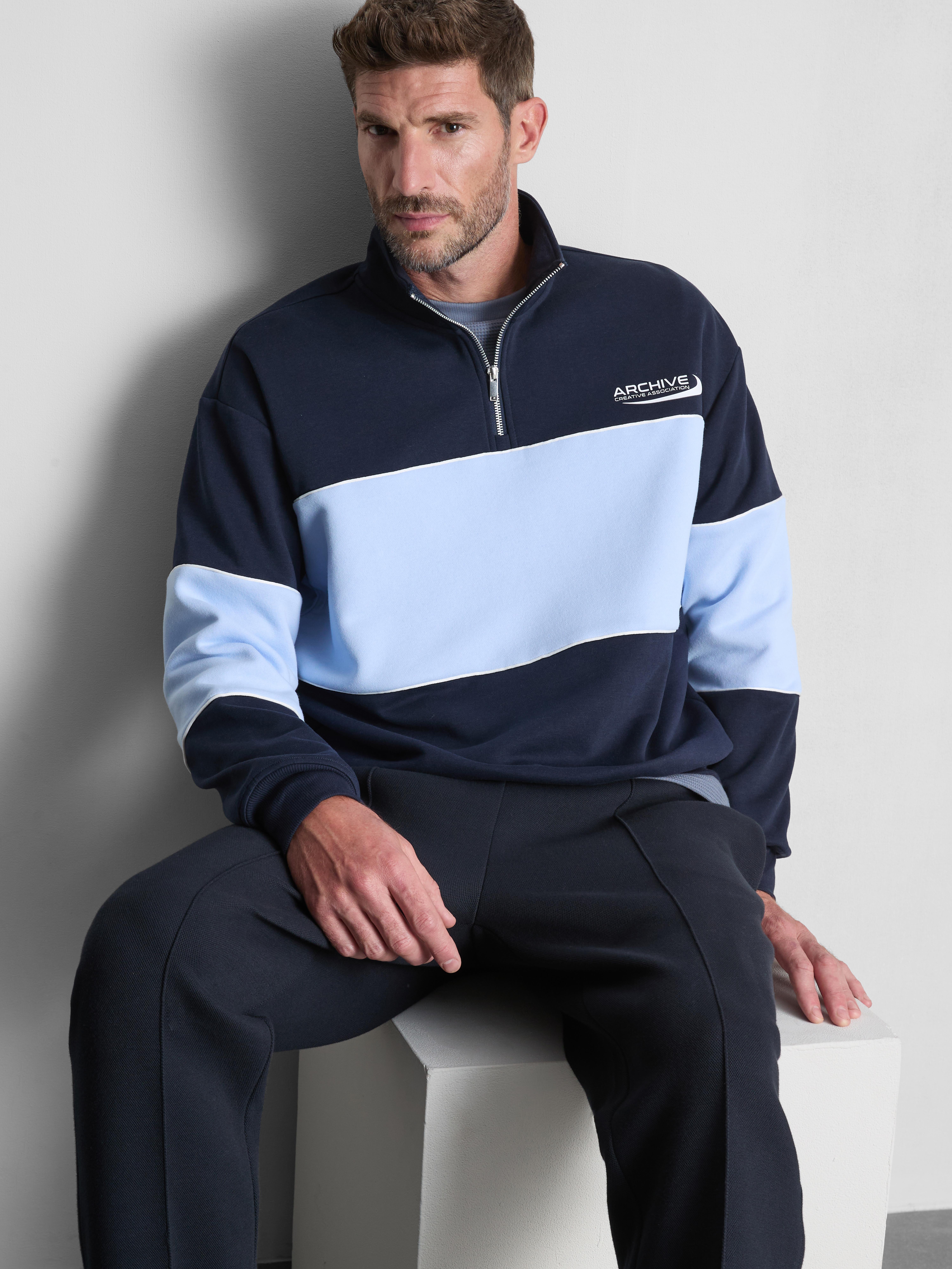 Colorblock High-Neck Sweatshirt - Navy