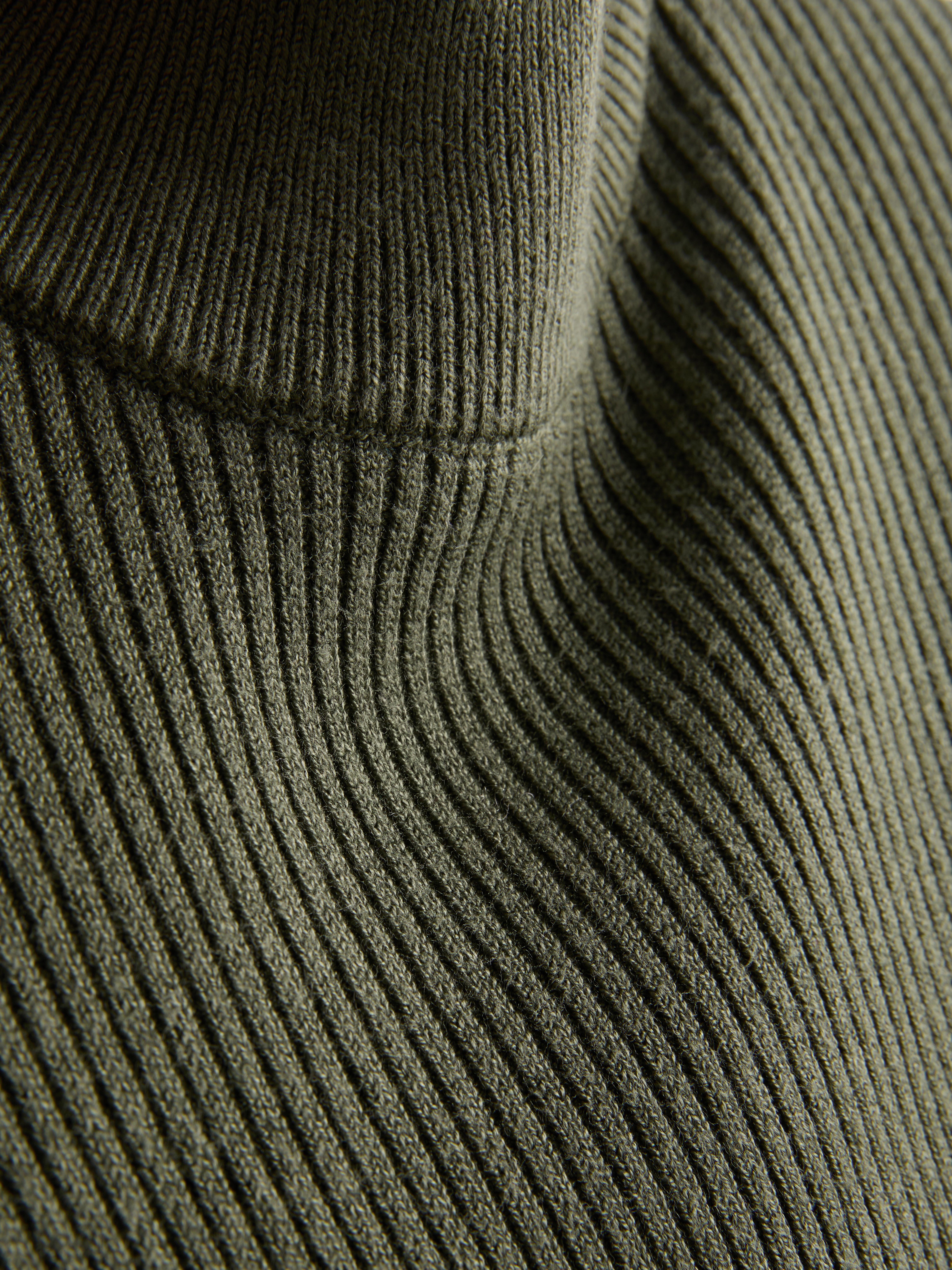 Ribbed Turtleneck Sweater - Olive