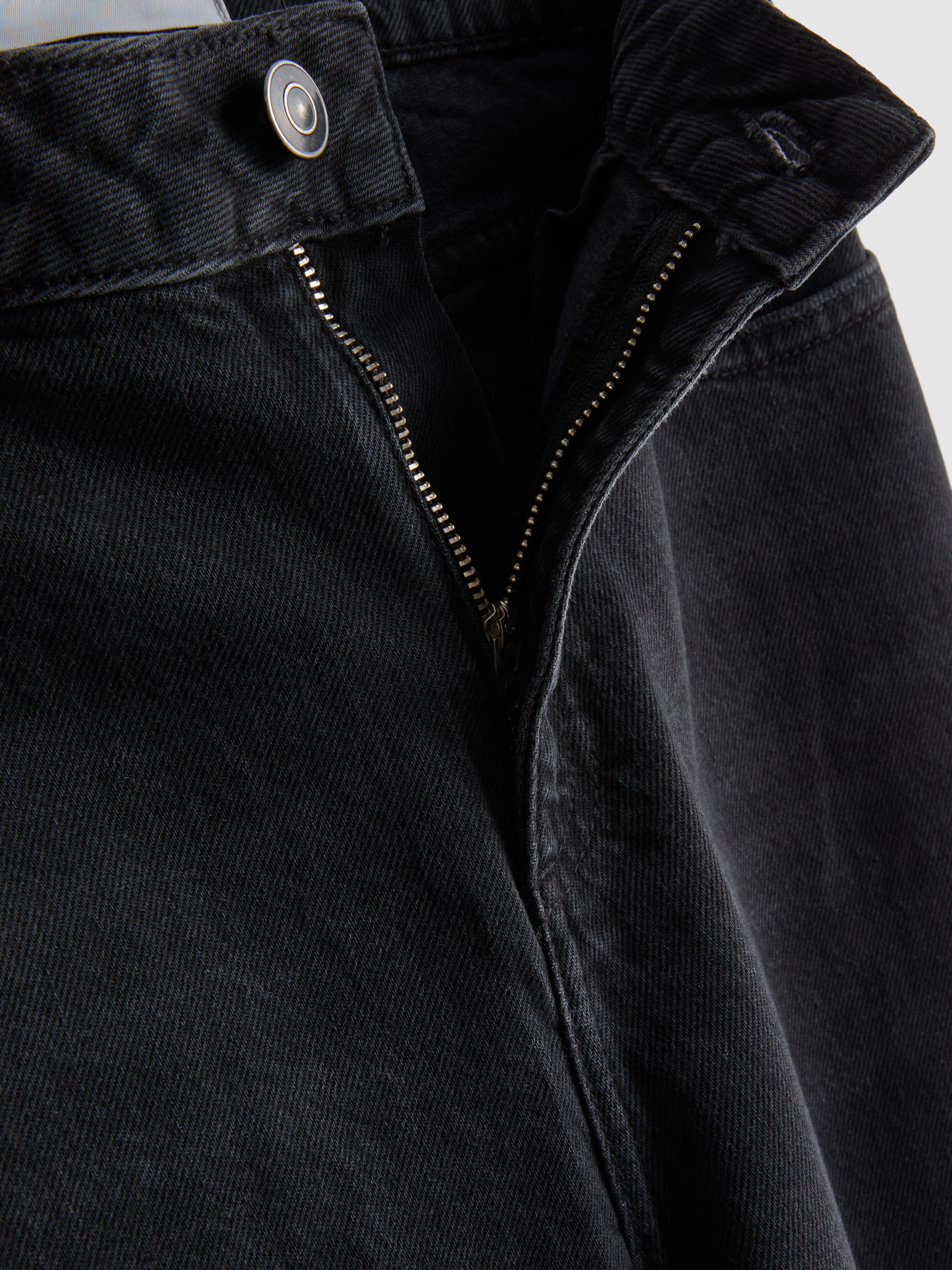High-Waisted Straight-Leg Jeans - Black