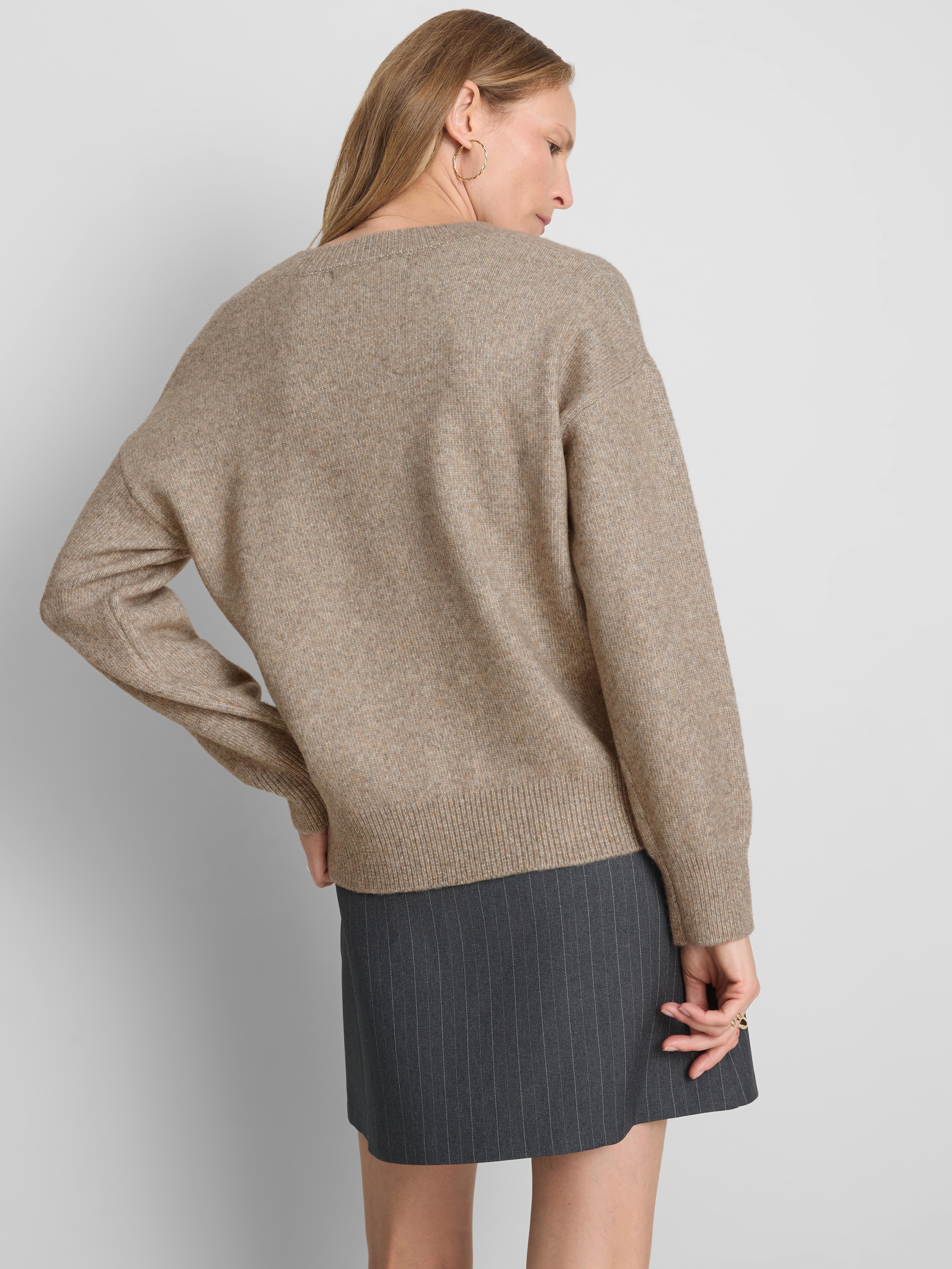 Knitted V-Neck Sweater - Oatmeal