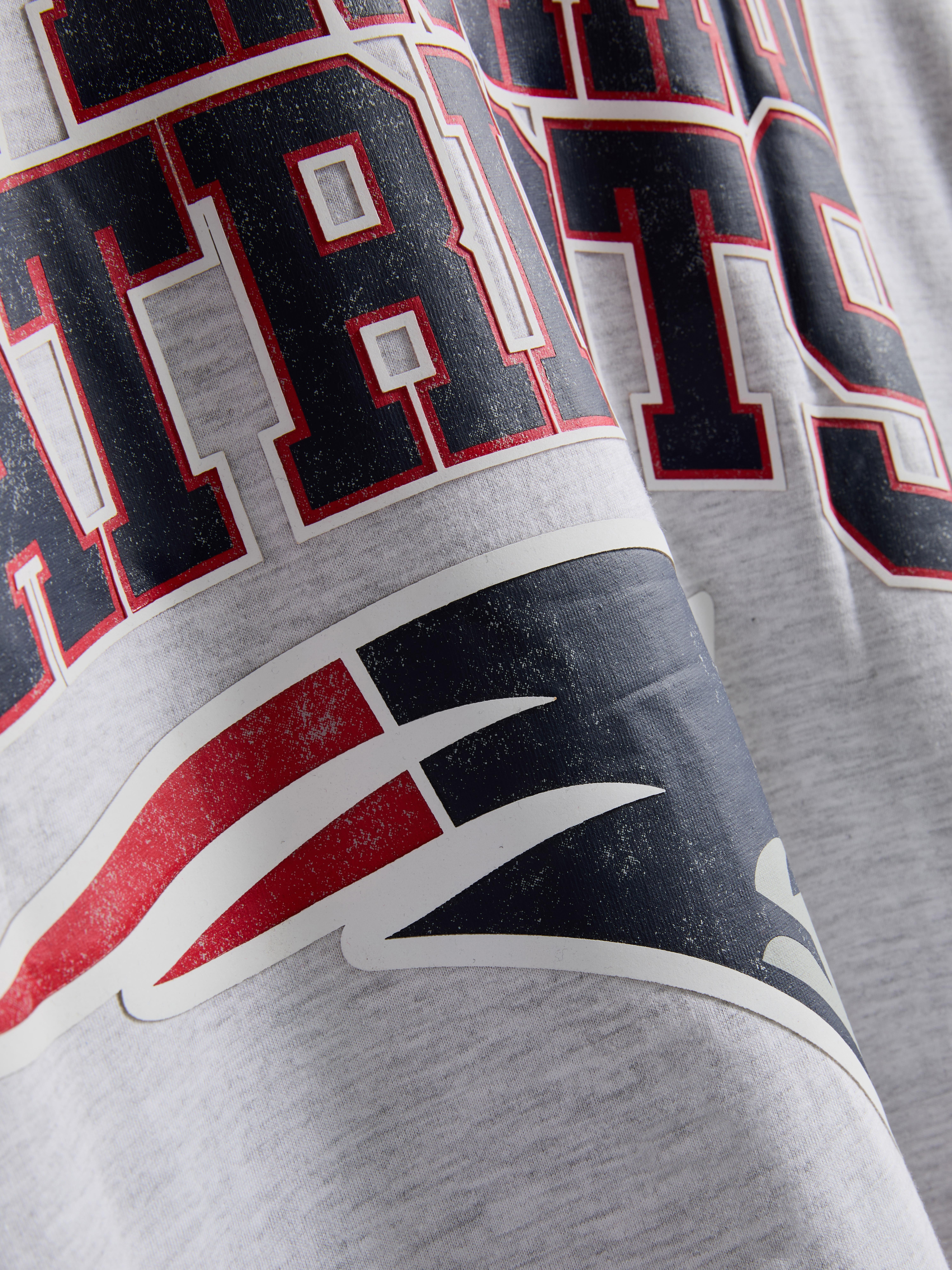 NFL New England Patriots Graphic T-Shirt - Gray Heather