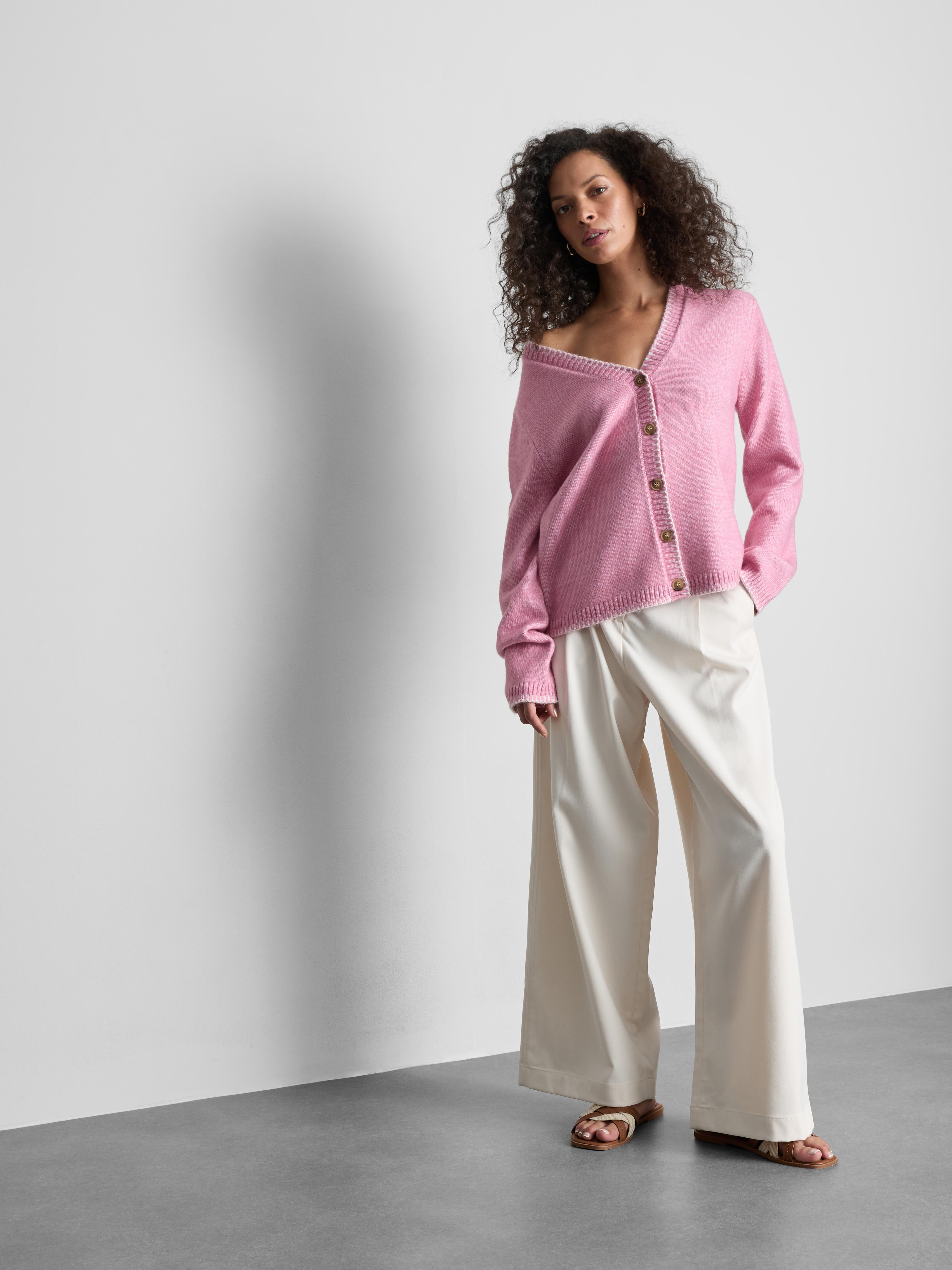 Halo Stitch V-Neck Cardigan - Pink