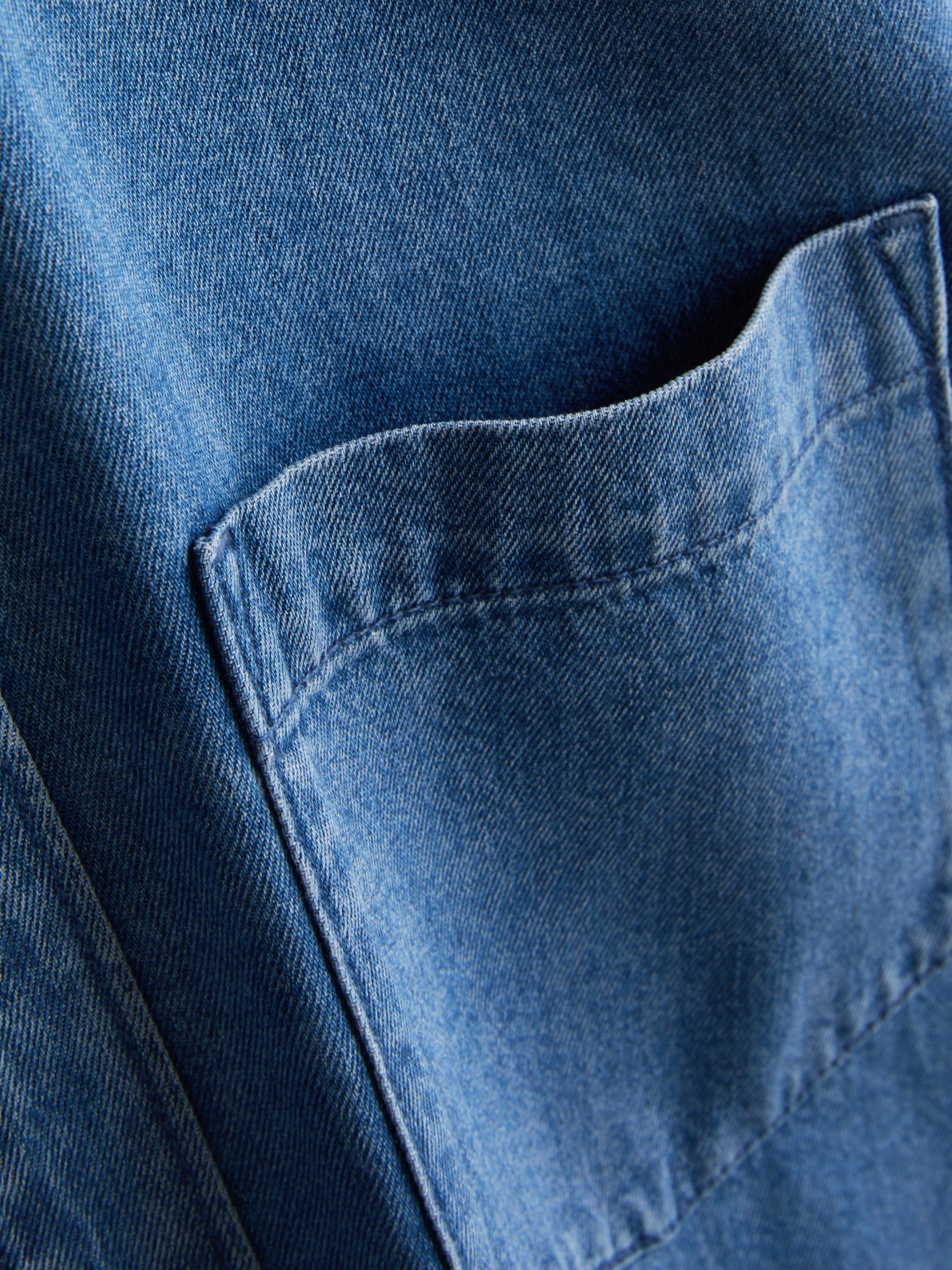 Long-Sleeve Button-Up Denim Shirt - Light Blue