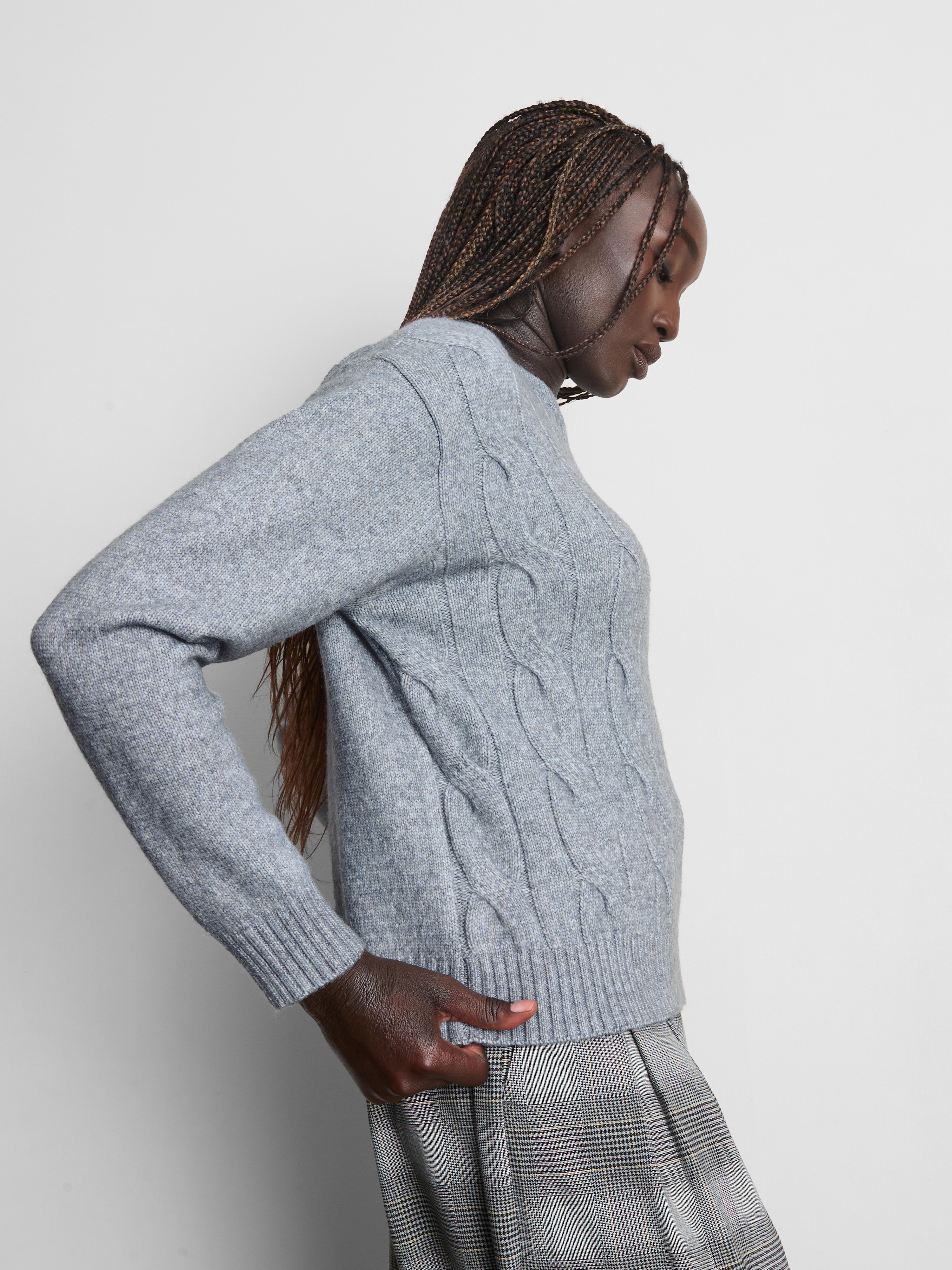 Cable Knit Crew Neck Sweater - Gray