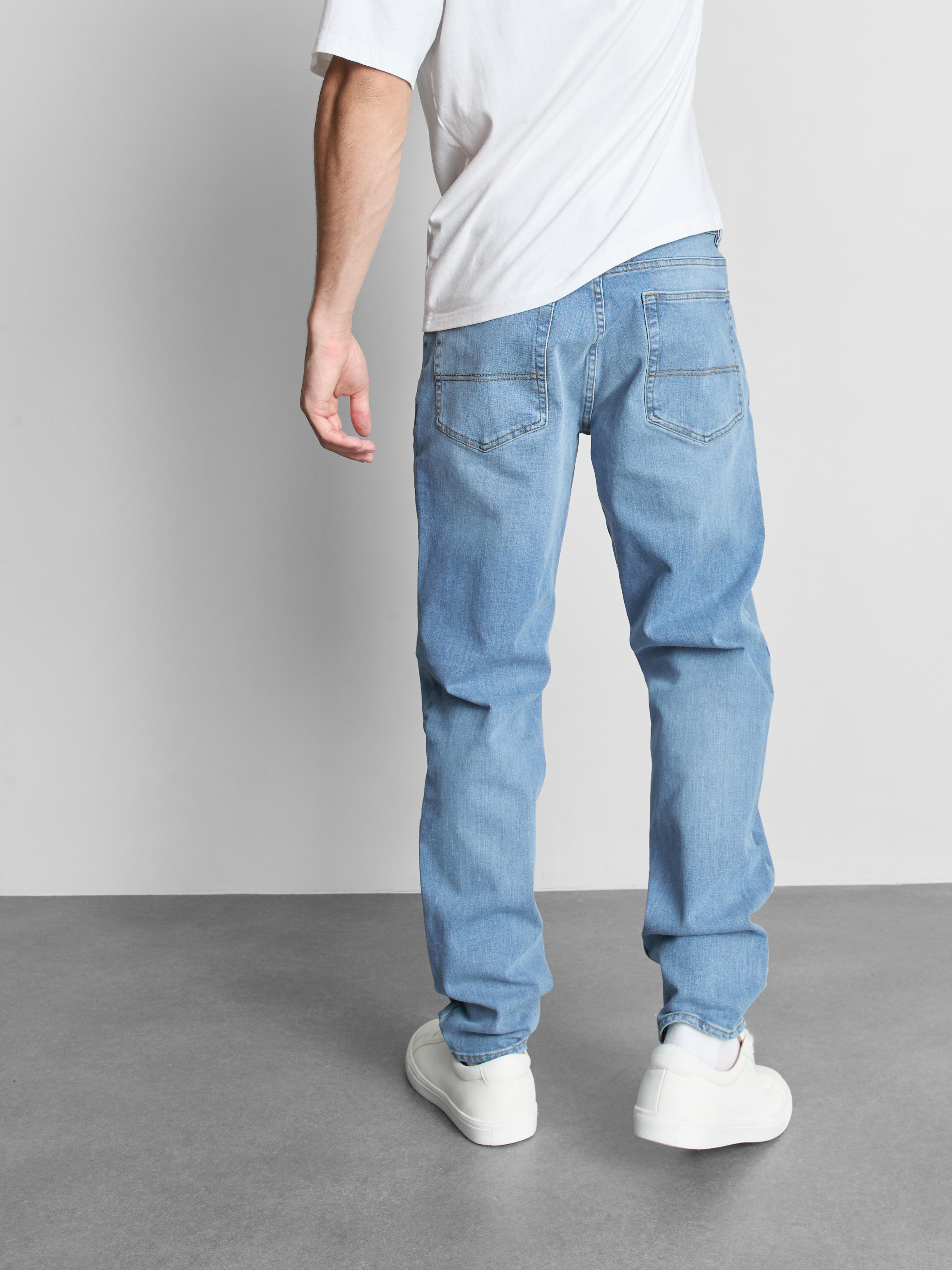 Mid-Rise Slim Fit Jeans - Light Blue