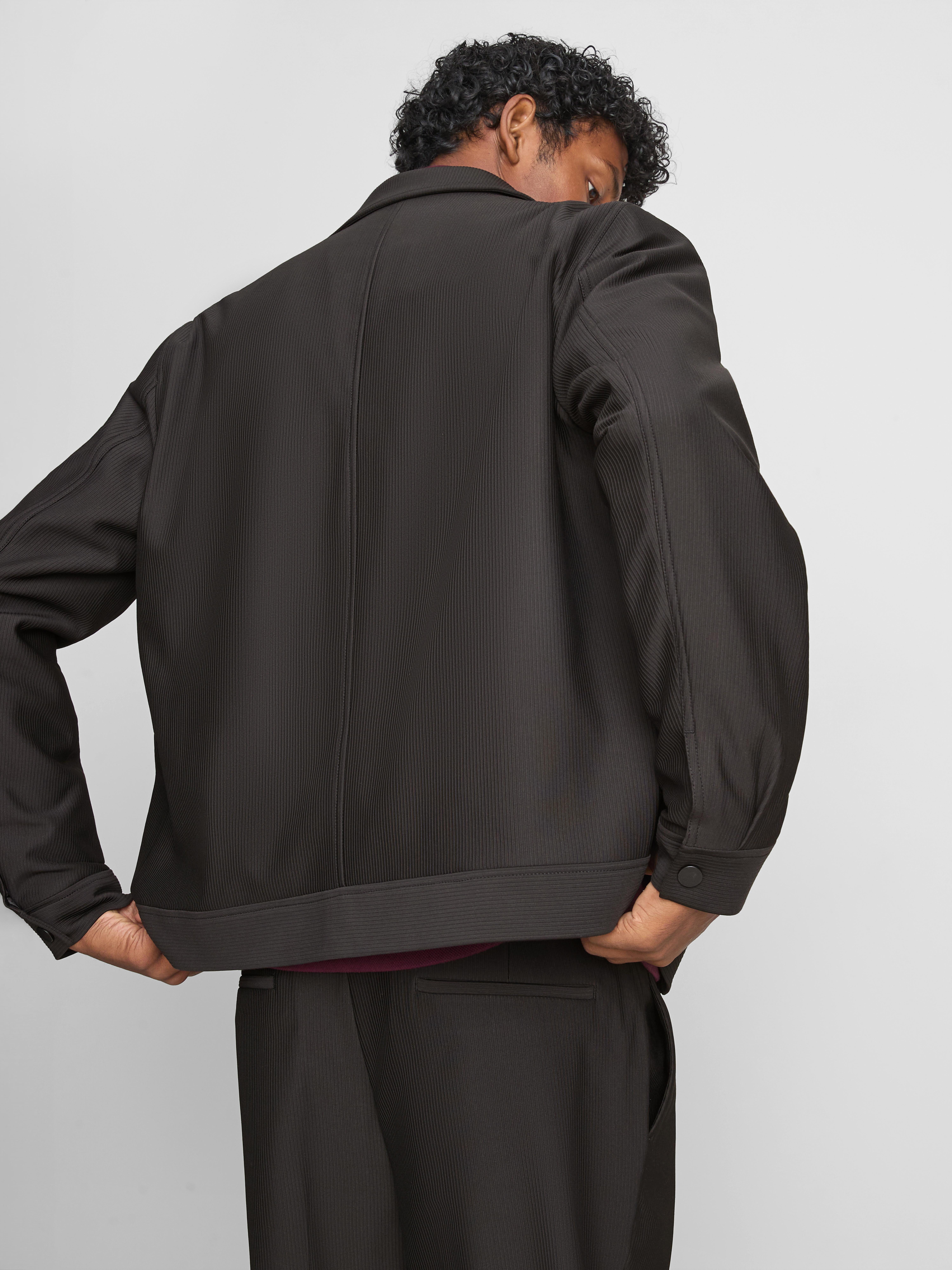 The Edit Regular Fit Plissé Zip Jacket - Black