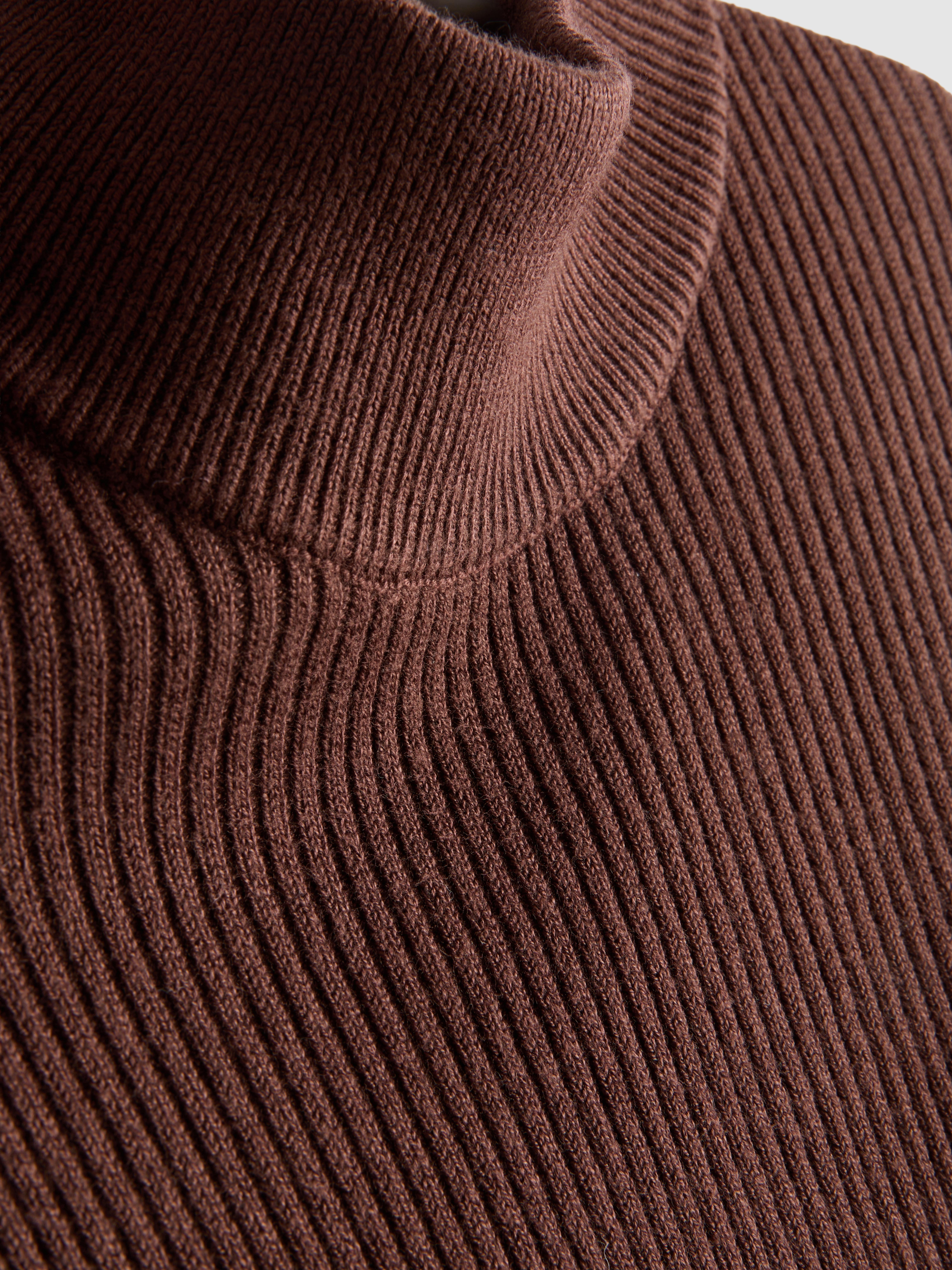 Ribbed Turtleneck Sweater - Chocolate