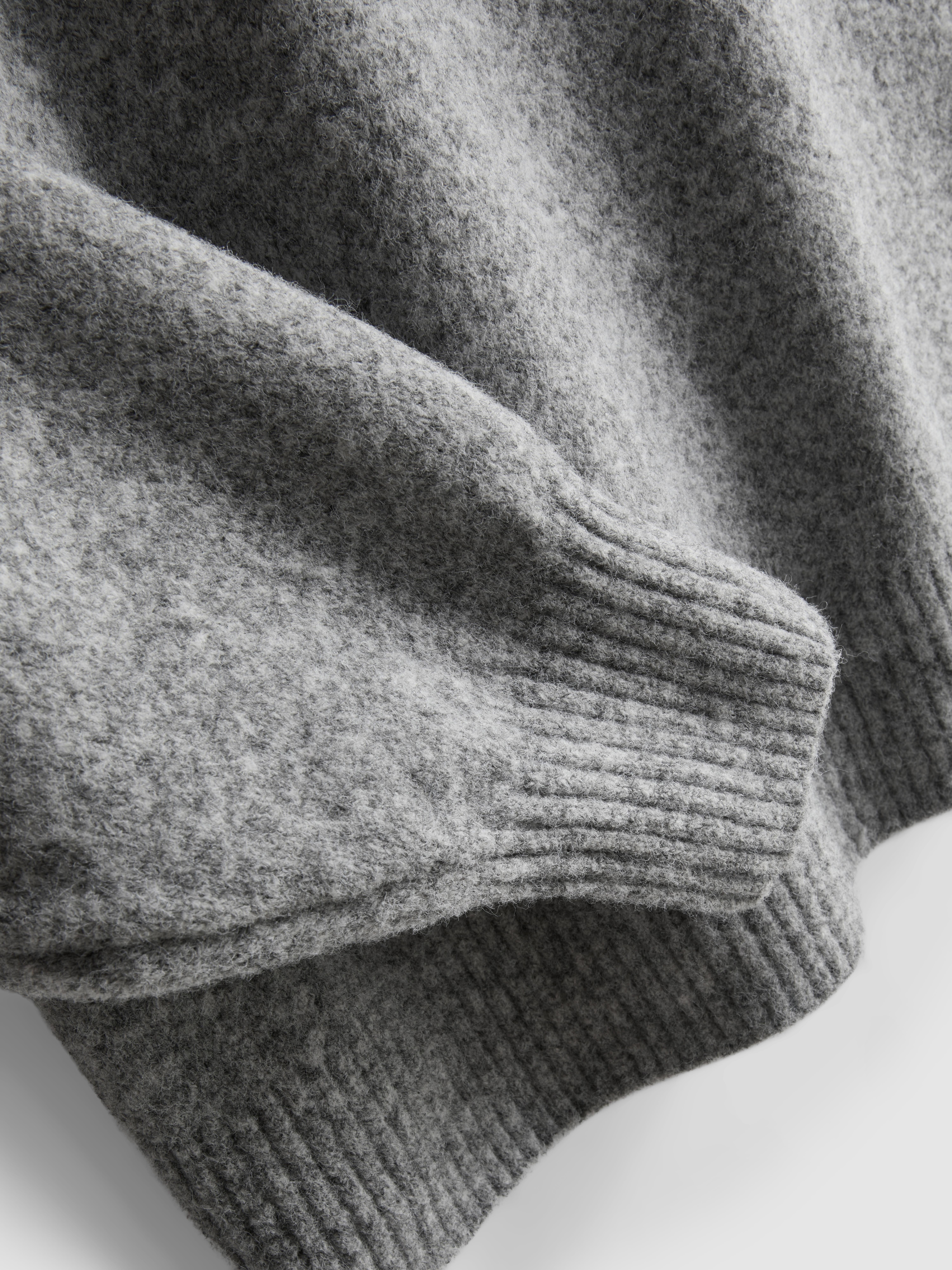 The Primark Scene | Double-Layered Knitted Sweater - Light Gray