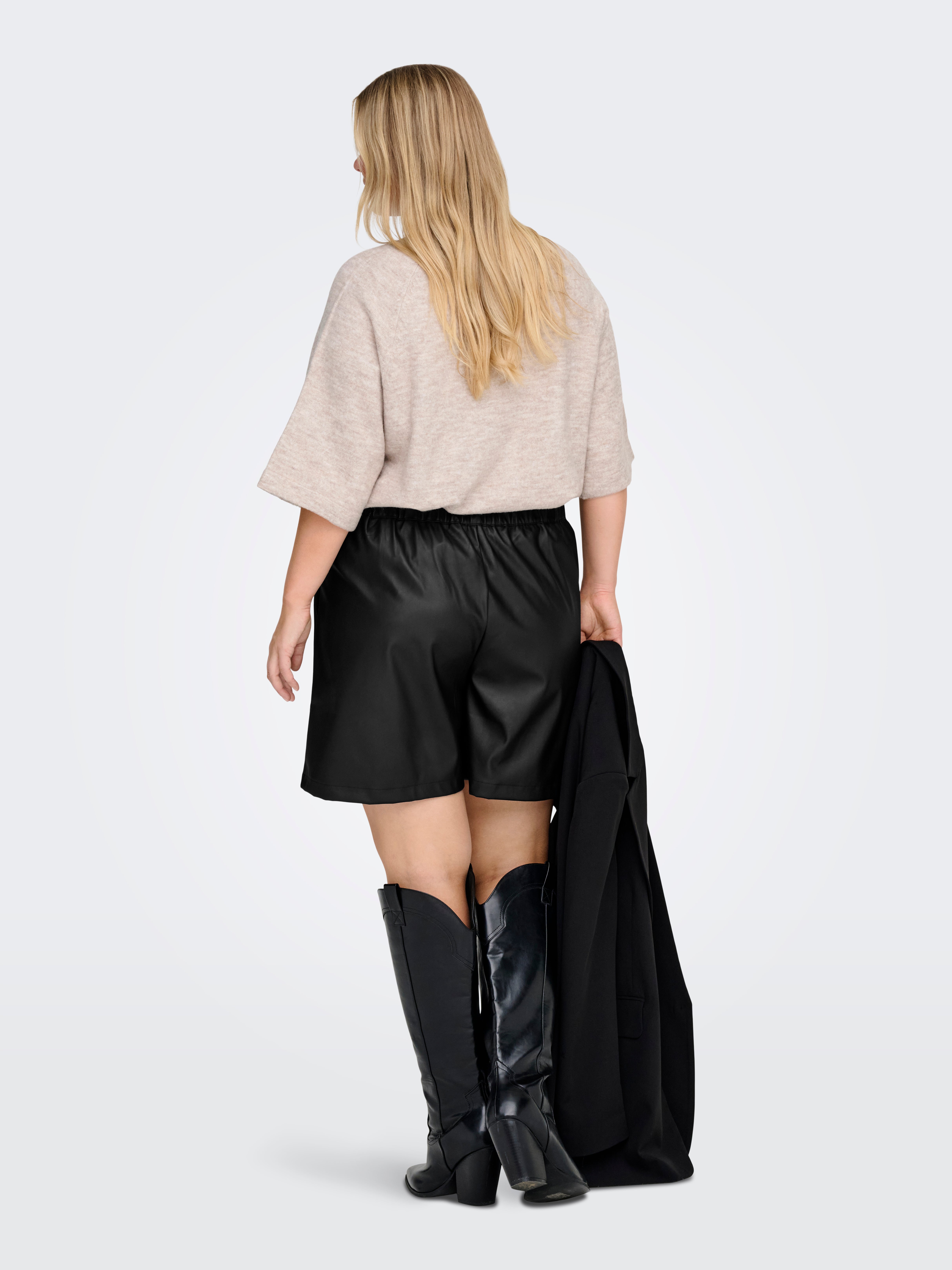 CARTILA Regular Fit faux leather shorts Black