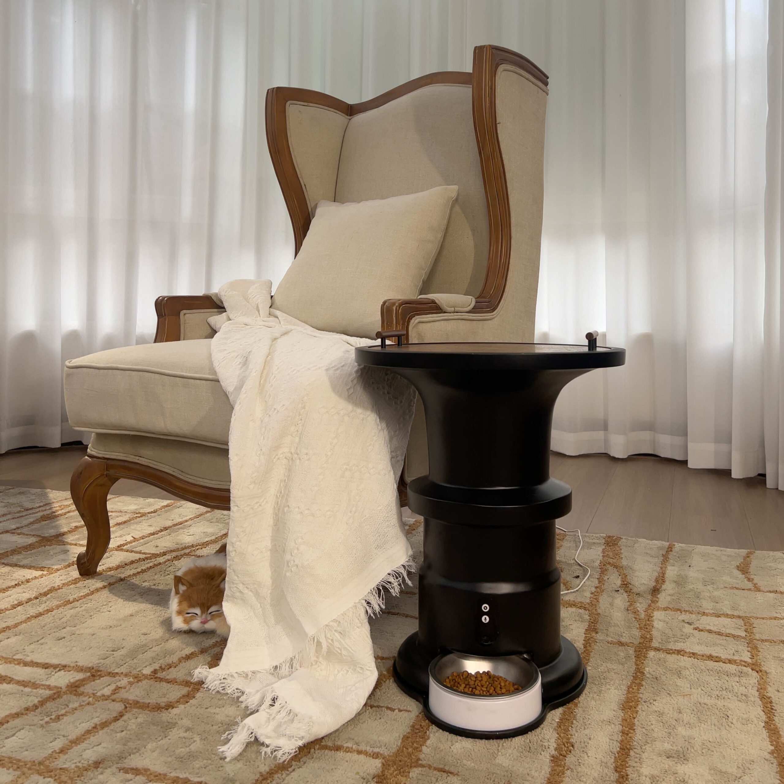 StarRing Automatic Feeding Coffee Table