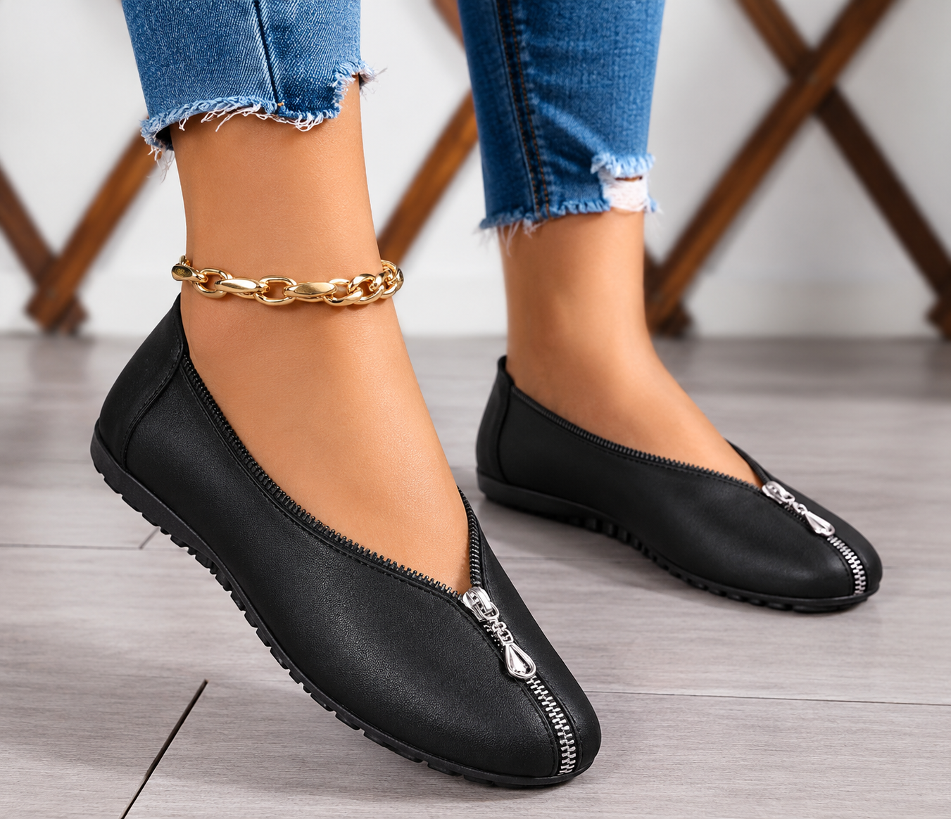 Women’s Vintage V-Neck Front-Zip Flat Shoes